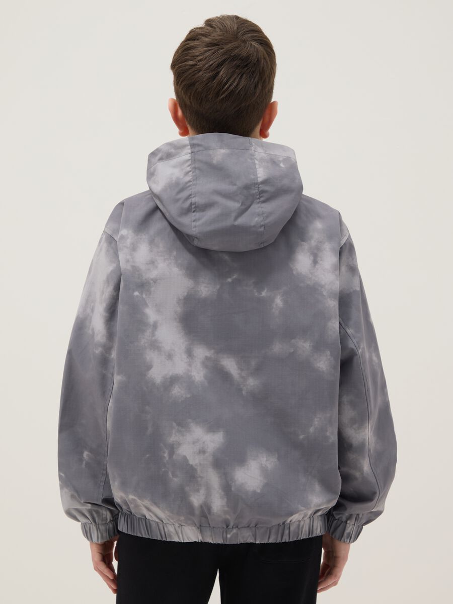 Grey mixed regular fit rain jacket with hood for boys_1