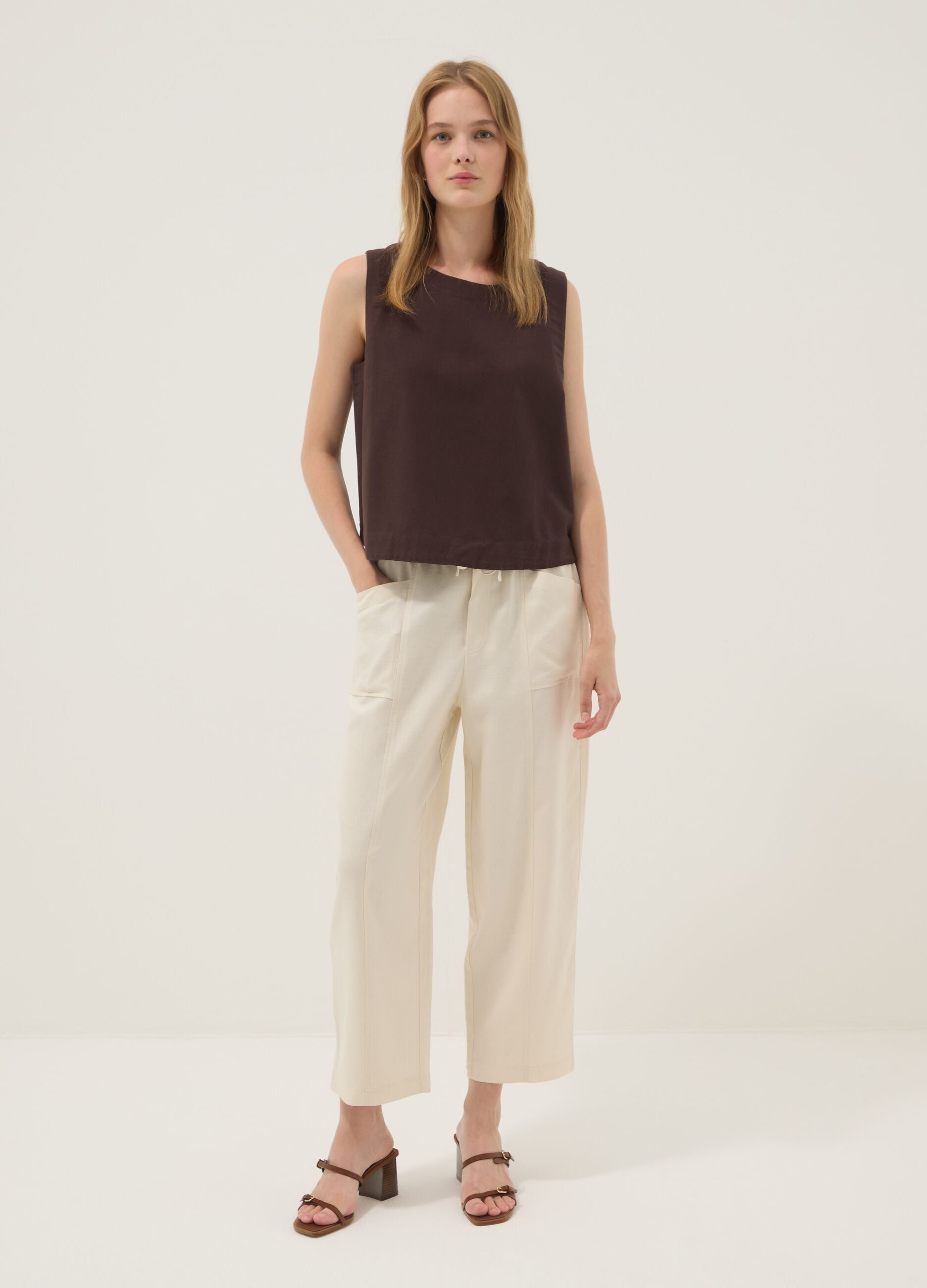 Top marron coupe regular en m&eacute;lange viscose, coton et lin