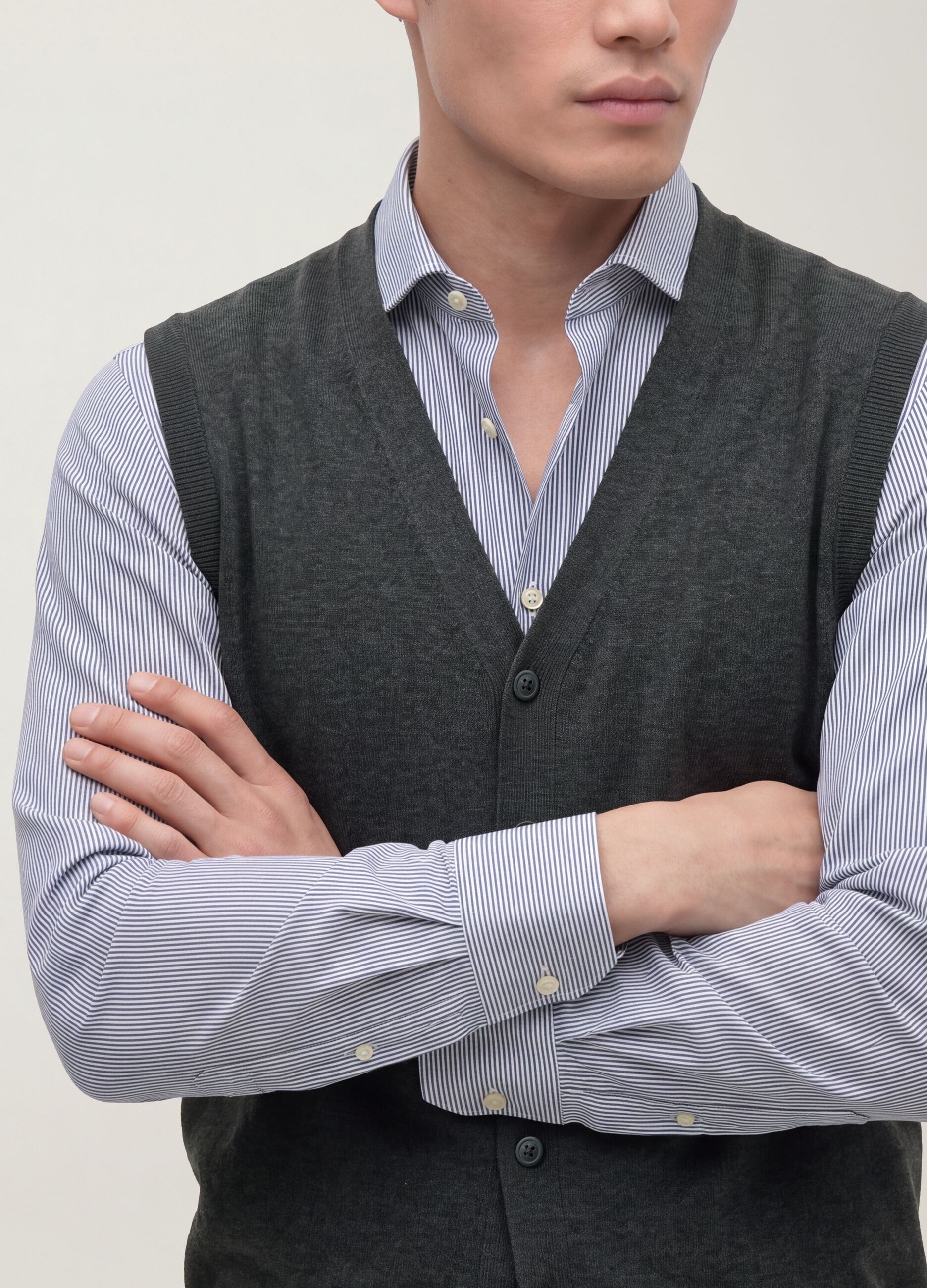 Grey viscose-blend waistcoat with deep V-neck, regular fit