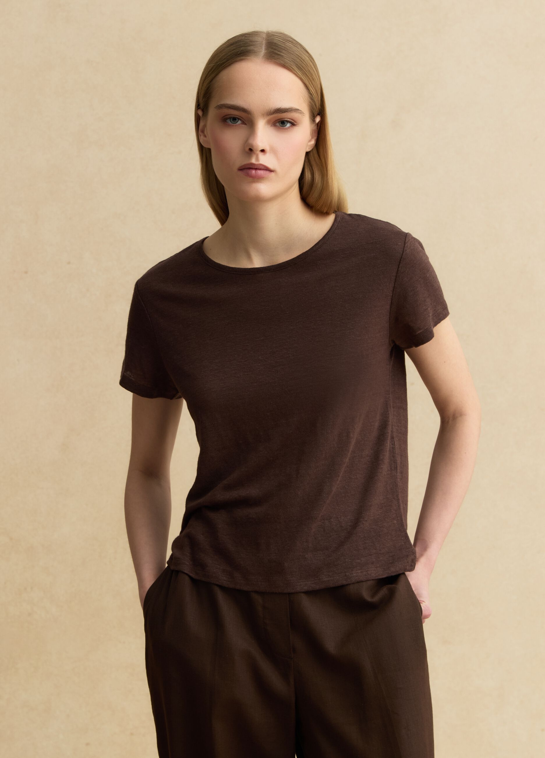 Brown short-sleeved pure linen T-shirt, regular fit