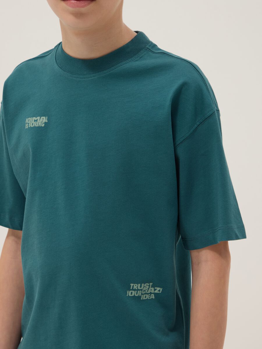 T-shirt oversized verde em algod&atilde;o puro para rapaz_2