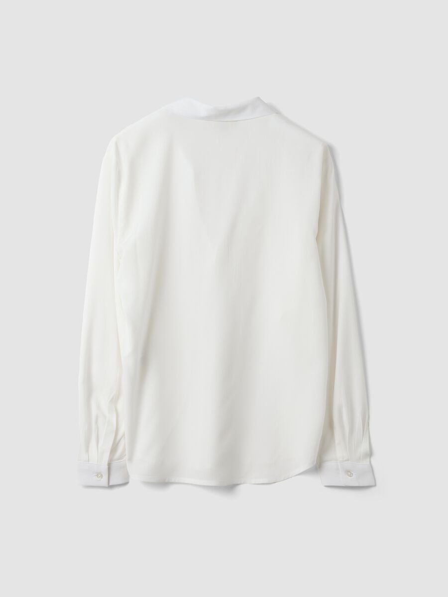 Camicia bianca in pura viscosa con colletto classico regular fit_6
