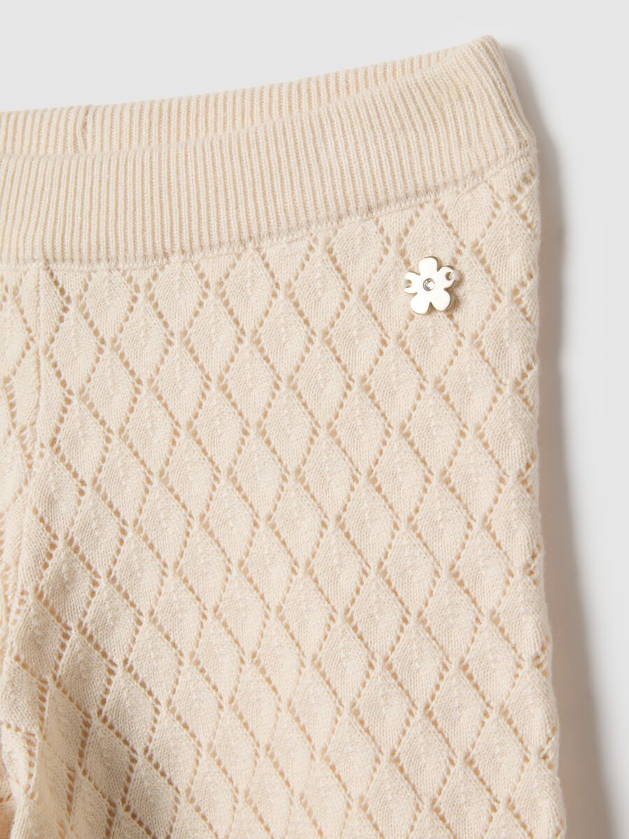Beige pure cotton trousers for girls with regular fit and perforated pattern_2