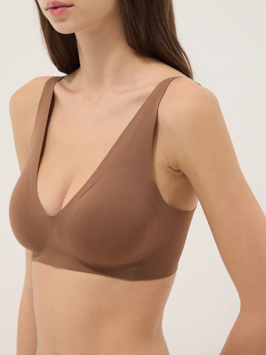 Sujetador marr&oacute;n con relleno extra&iacute;ble_3