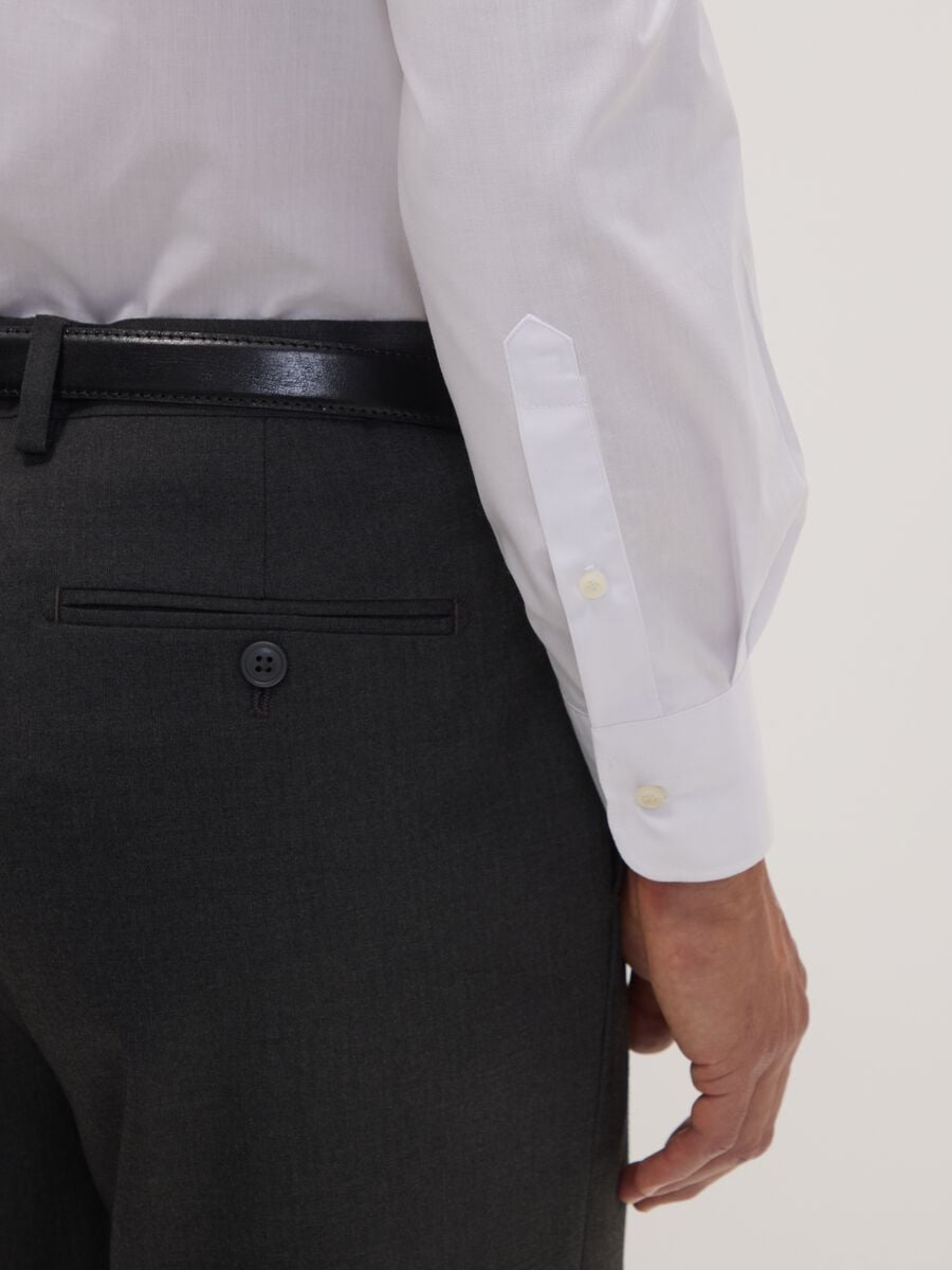 White regular-fit shirt with classic collar, easy iron_2