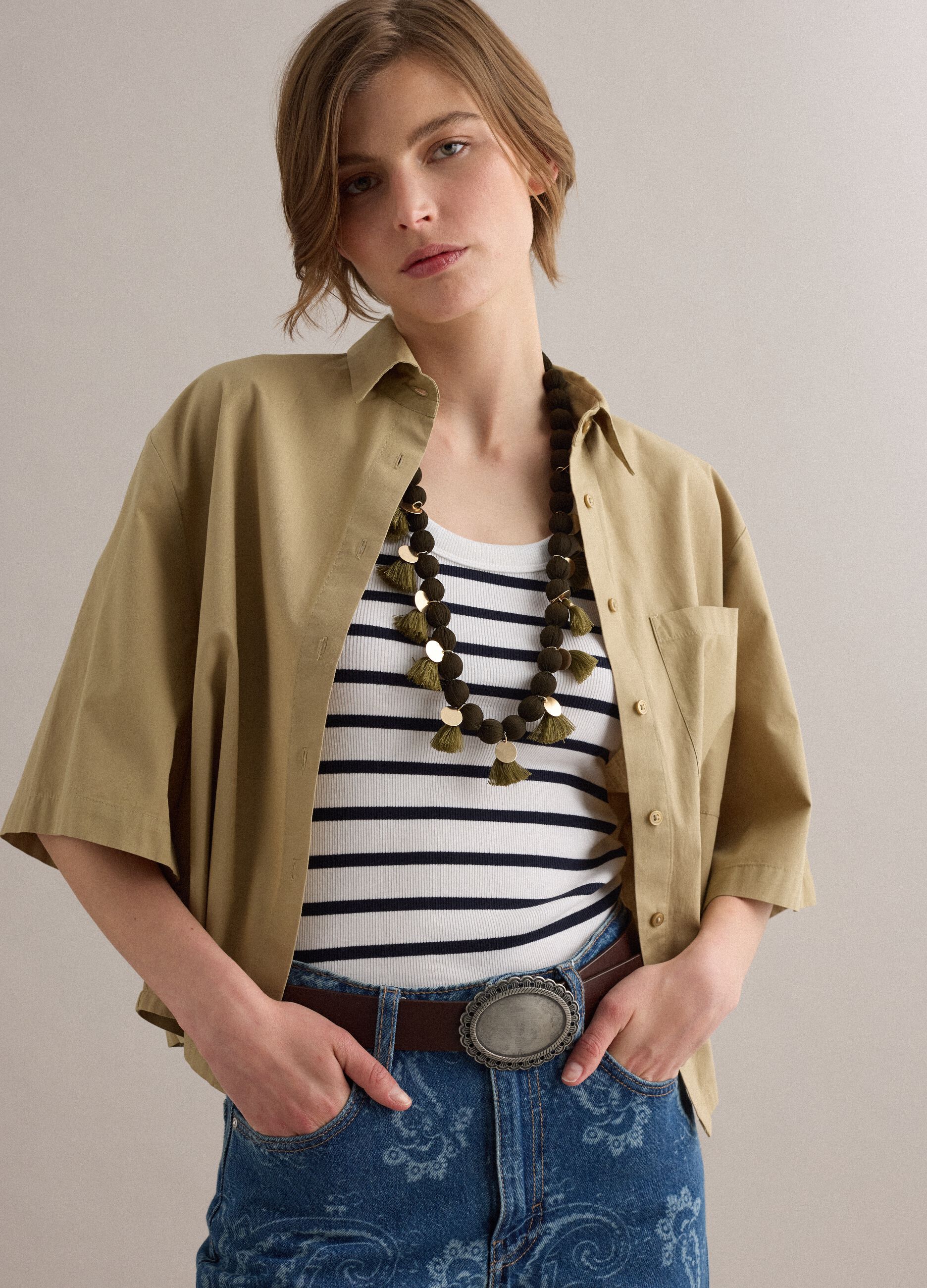 Beiges Hemd aus reiner Baumwolle mit Brusttasche, Oversize-Fit