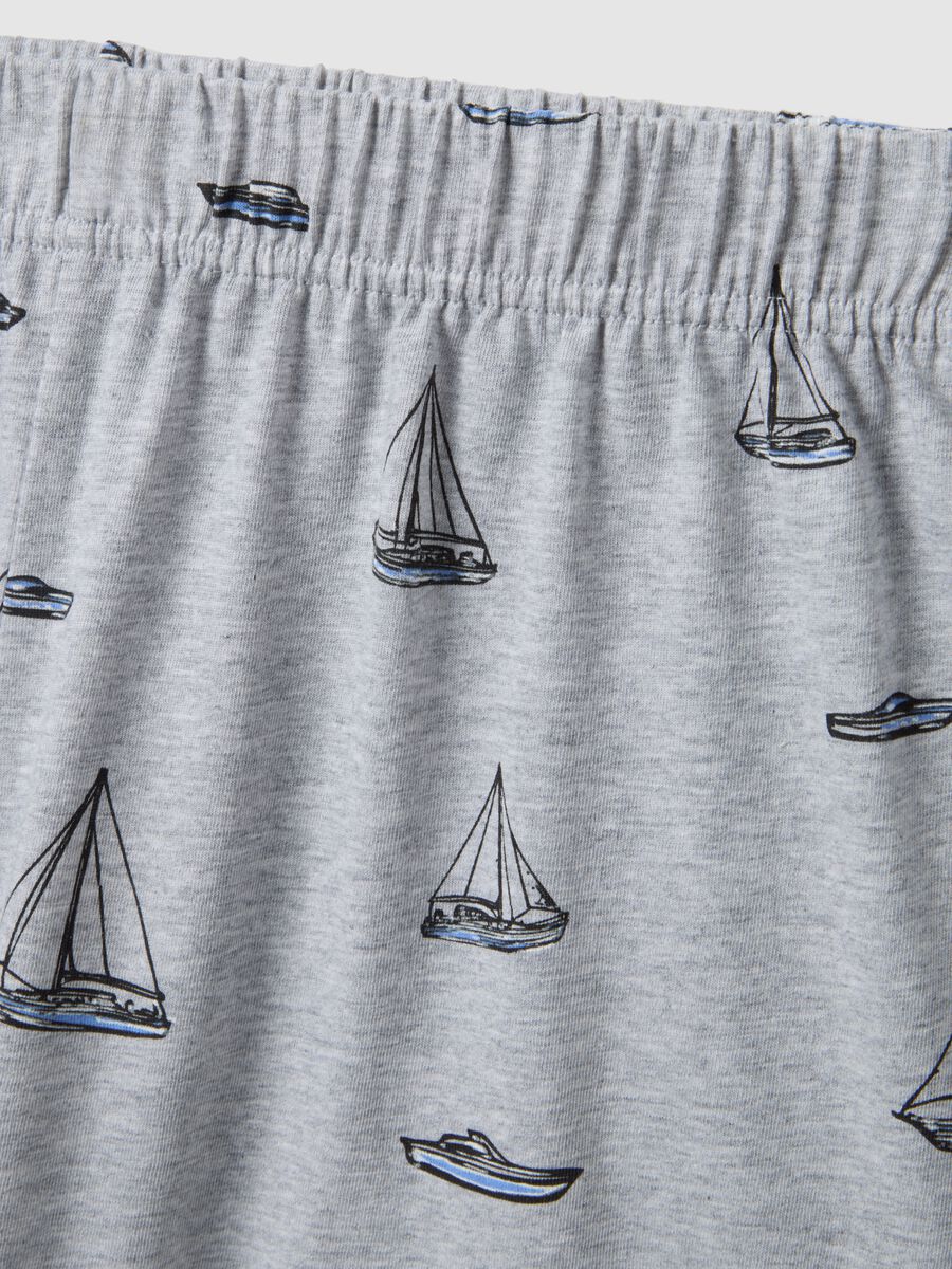 Multifarbene Pyjamas aus reiner Bio-Baumwolle im Regular Fit mit Prints_1