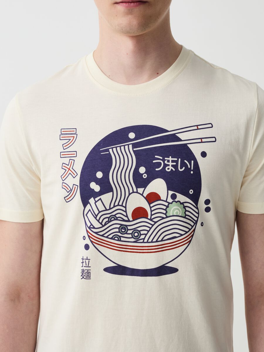 T-shirt con stampa ramen_1