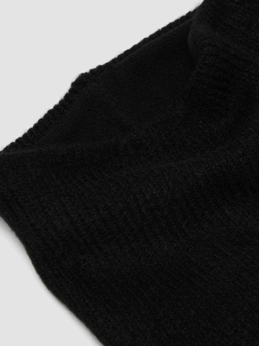 Sciarpa nera in tessuto elasticizzato a costine_1