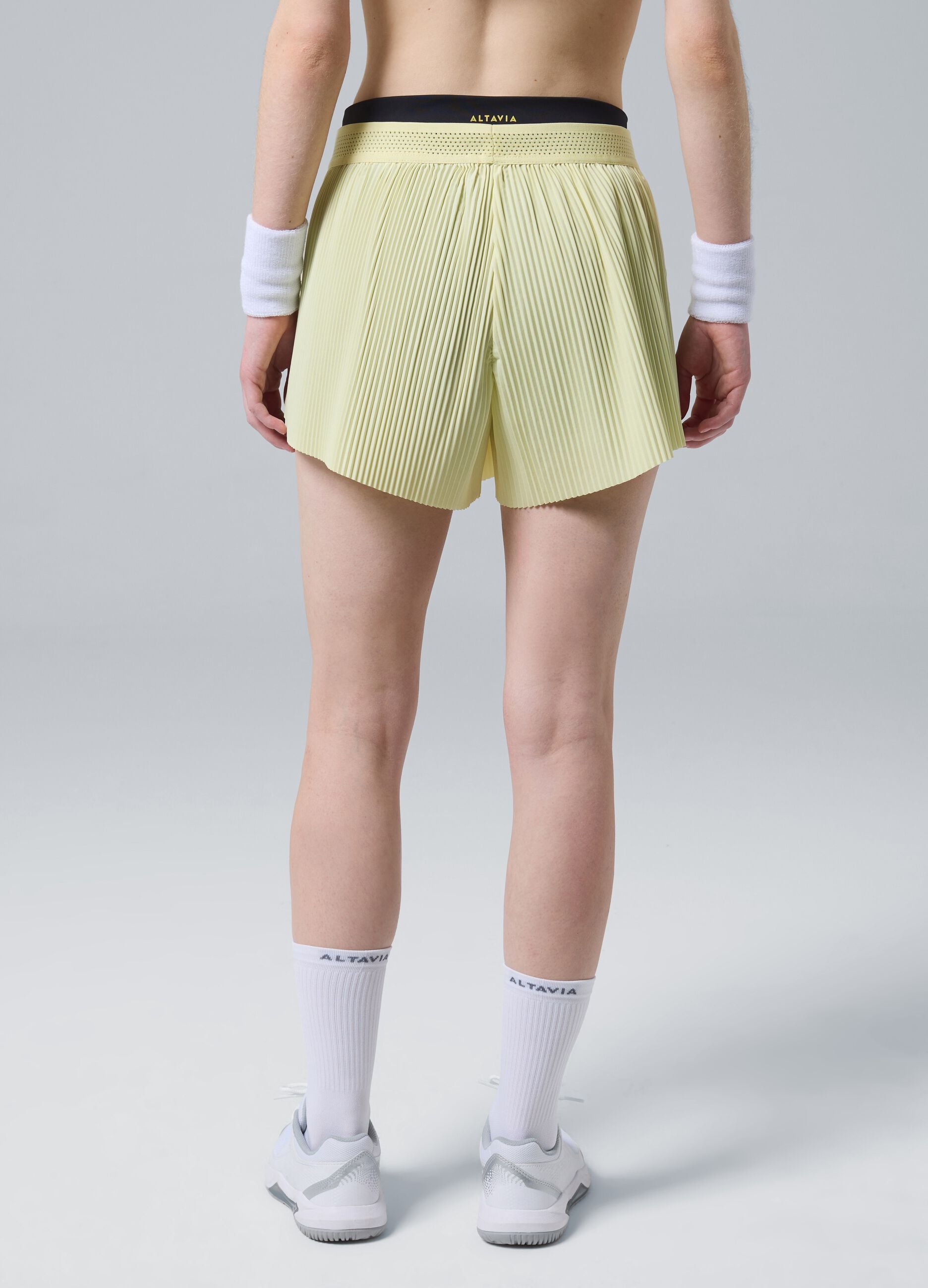 Gelbe, sportliche Plissee-Shorts ALTAVIA COURT aus elastischem Material mit herausnehmbarem Innenshort