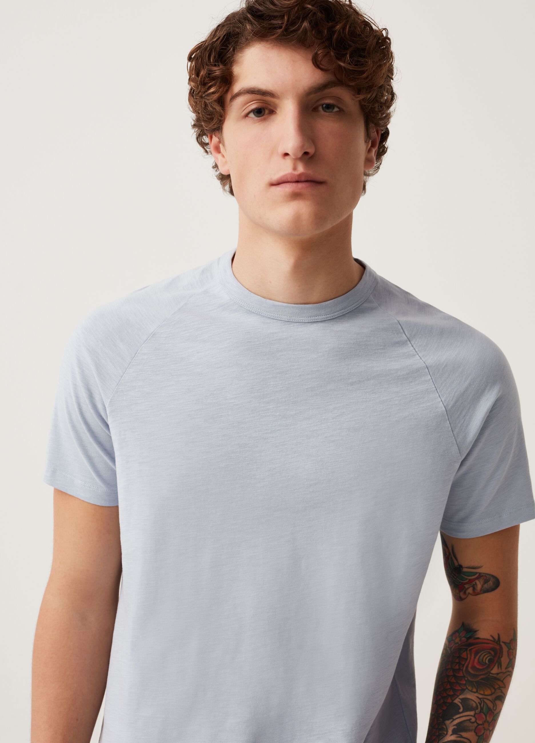 T-shirt in slub jersey con maniche raglan