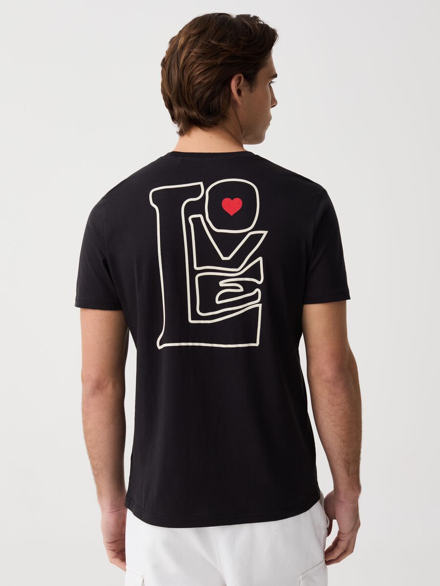T-shirt con stampa cuore e lettering_2
