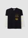 T-shirt preta regular fit em algod&atilde;o puro com mangas duplas e estampado para menino_0
