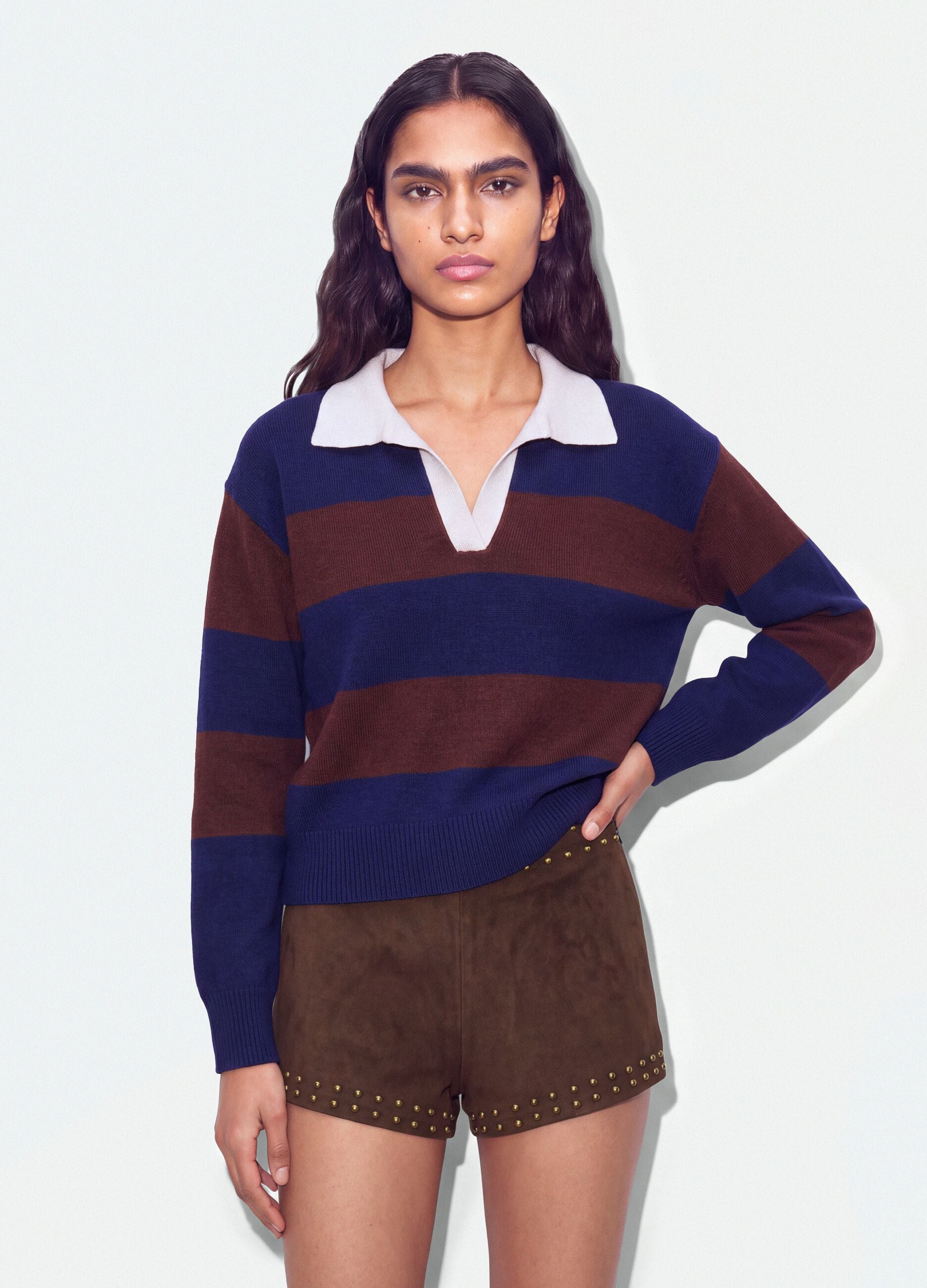Blauer, gestreifter Pullover aus Viskosemix mit Polokragen, Regular Fit