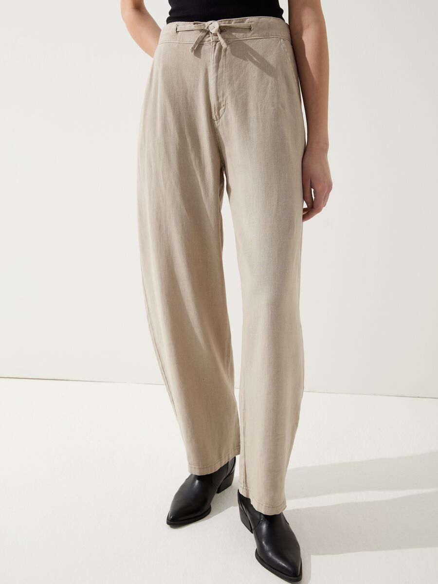 Balloon-fit trousers with drawstring_1
