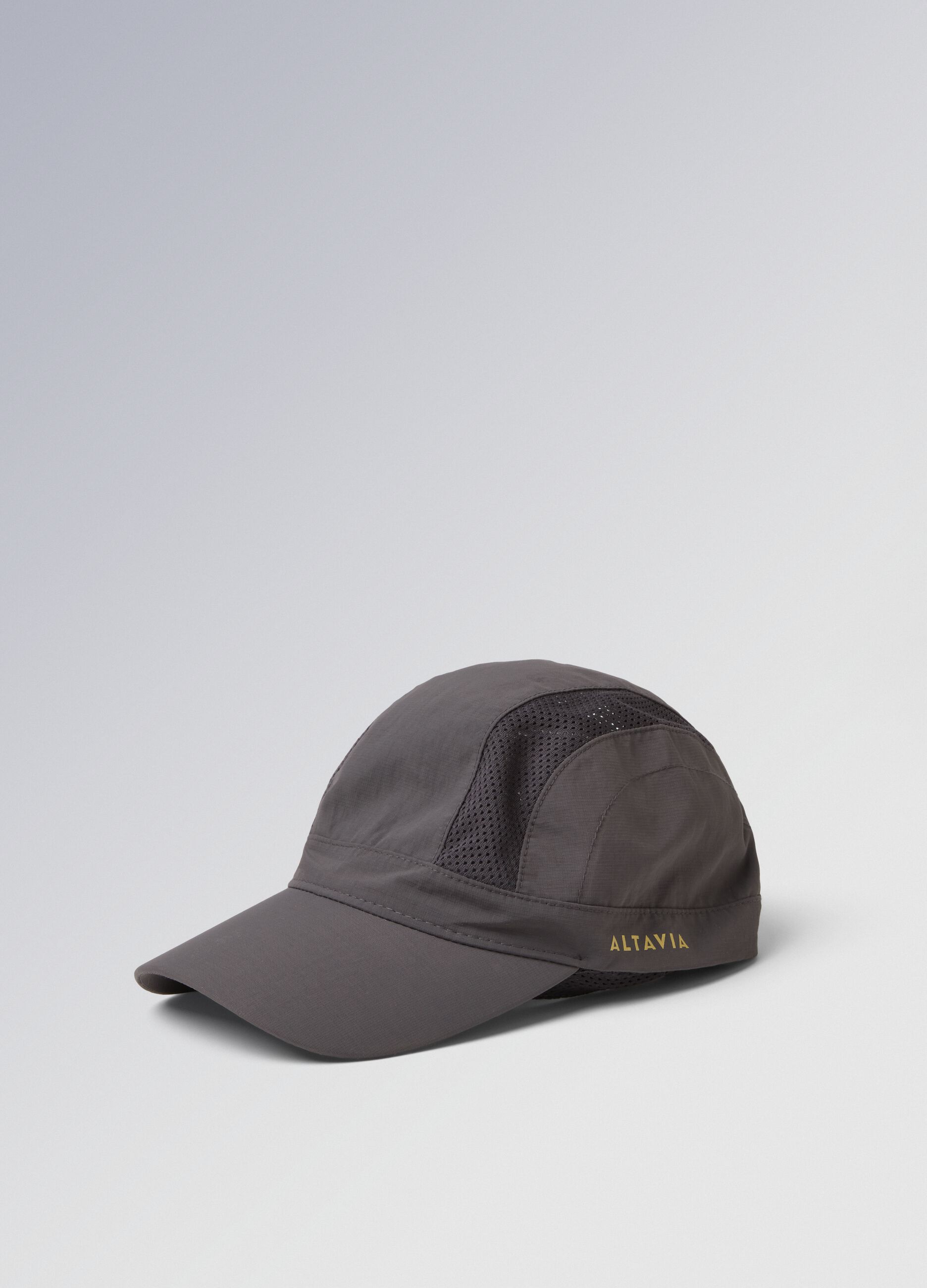 Running cap with breathable inserts ALTAVIA WITH DEBORAH COMPAGNONI