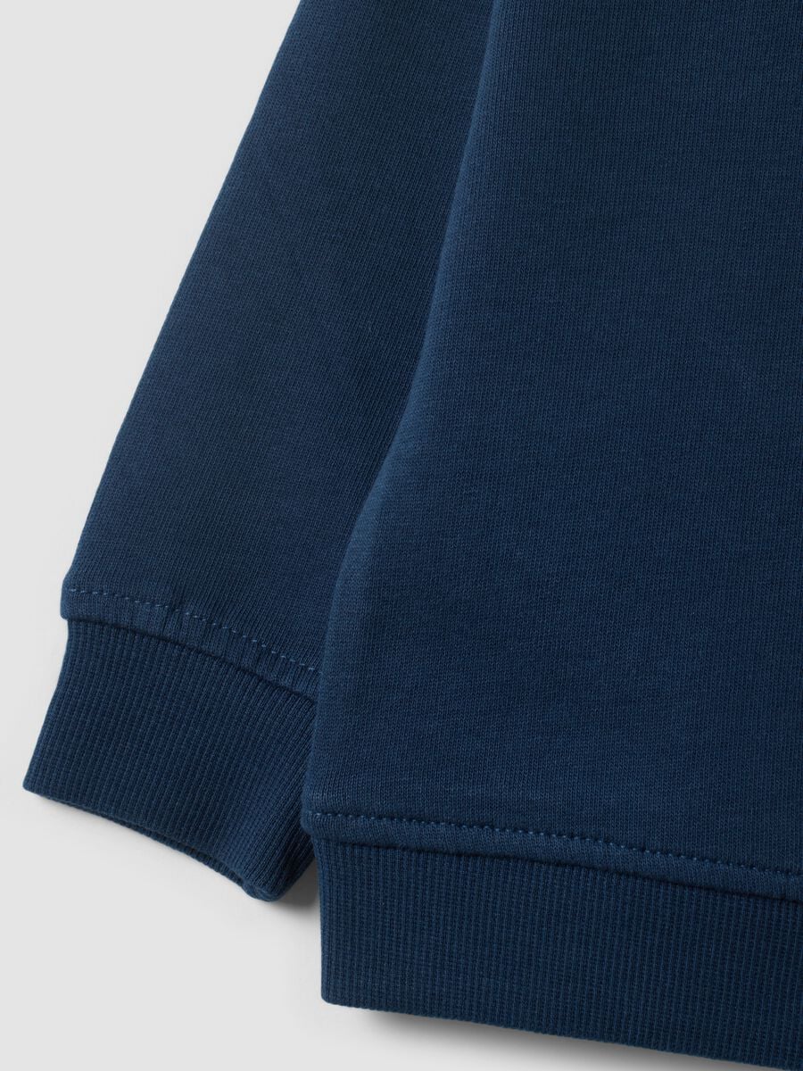 Blue oversized sweatshirt in pure organic cotton for boys_3