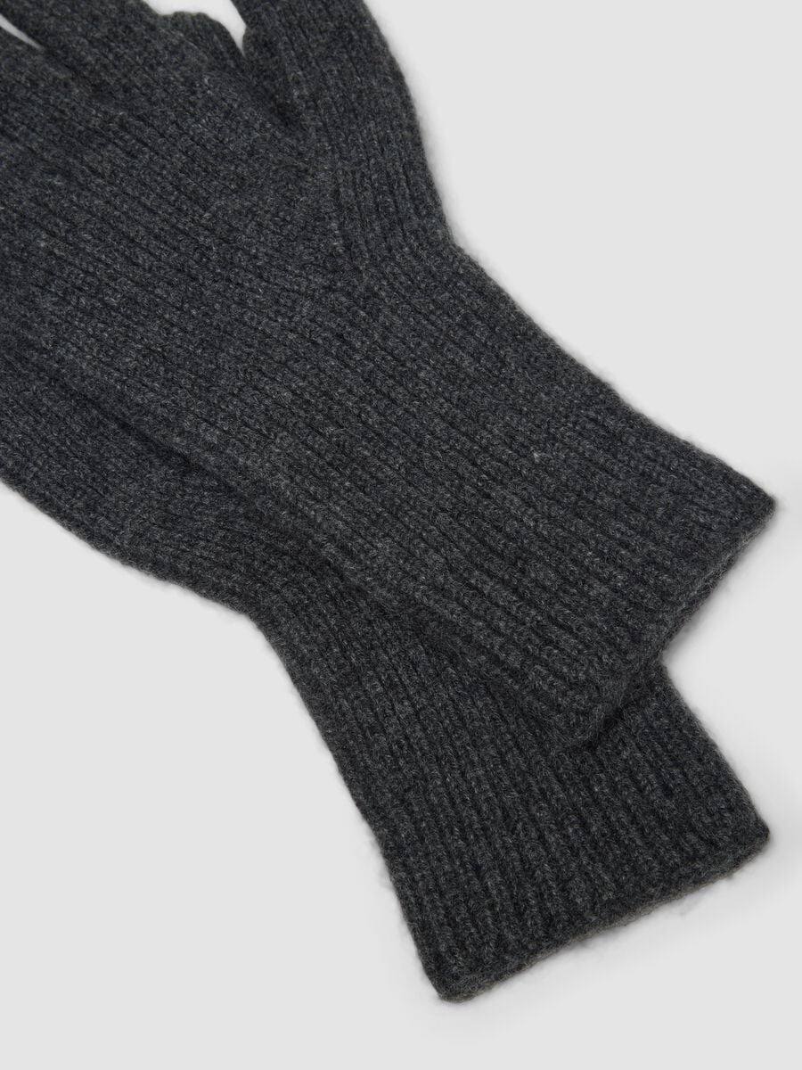 Guanti grigi in puro cashmere a costine_2