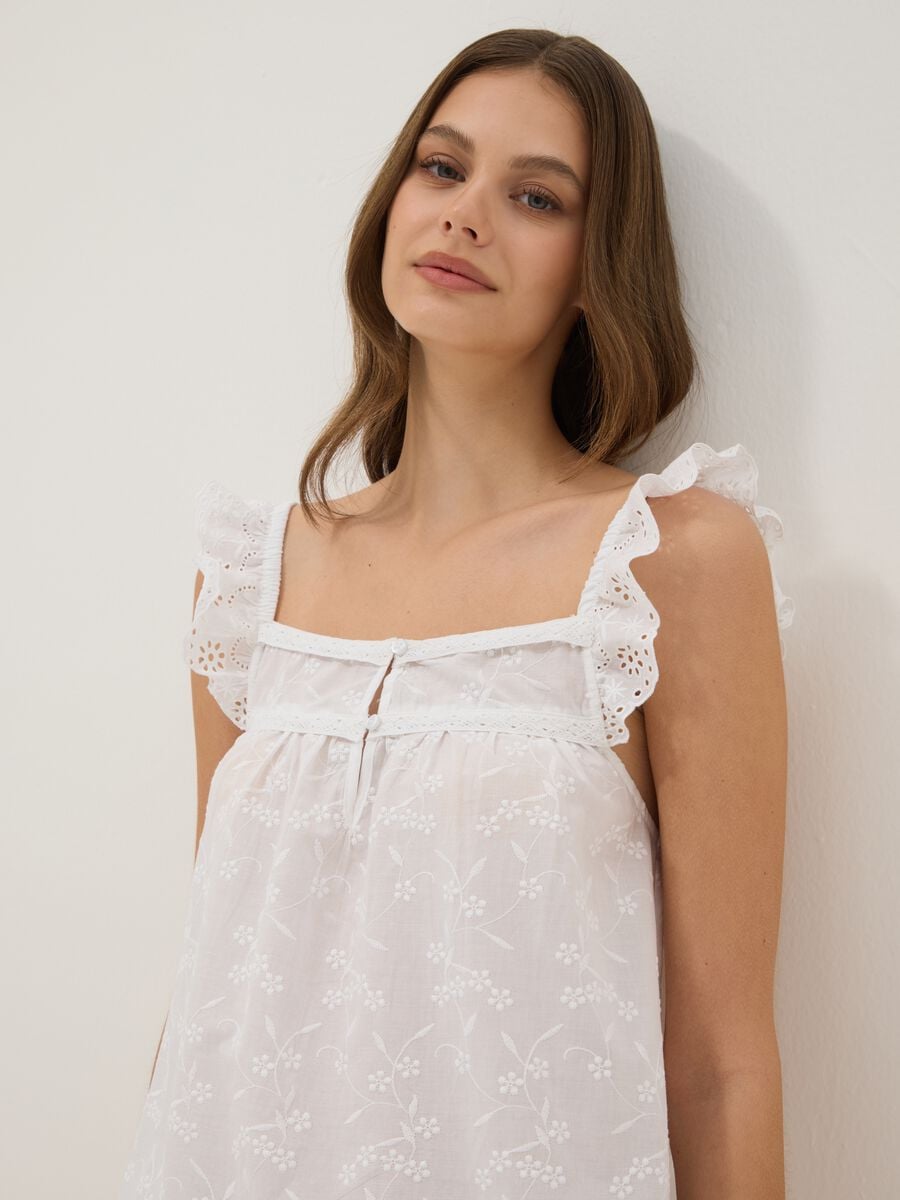 White organic cotton nightdress with ruffles_2
