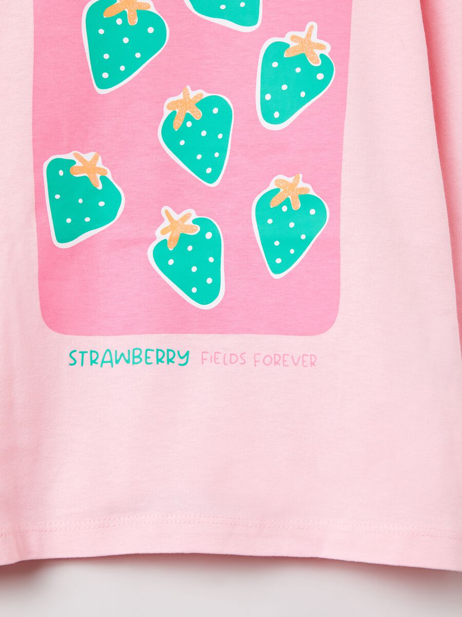 T-shirt with strawberry print and long sleeves_2
