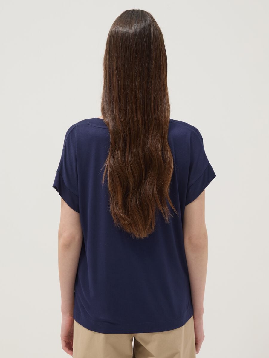 Blue stretch viscose V-neck T-shirt_3