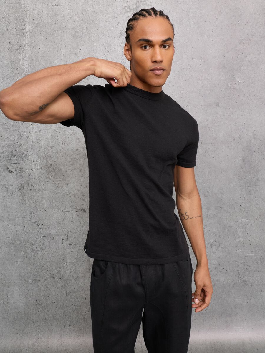 Black Knit T-shirt_2