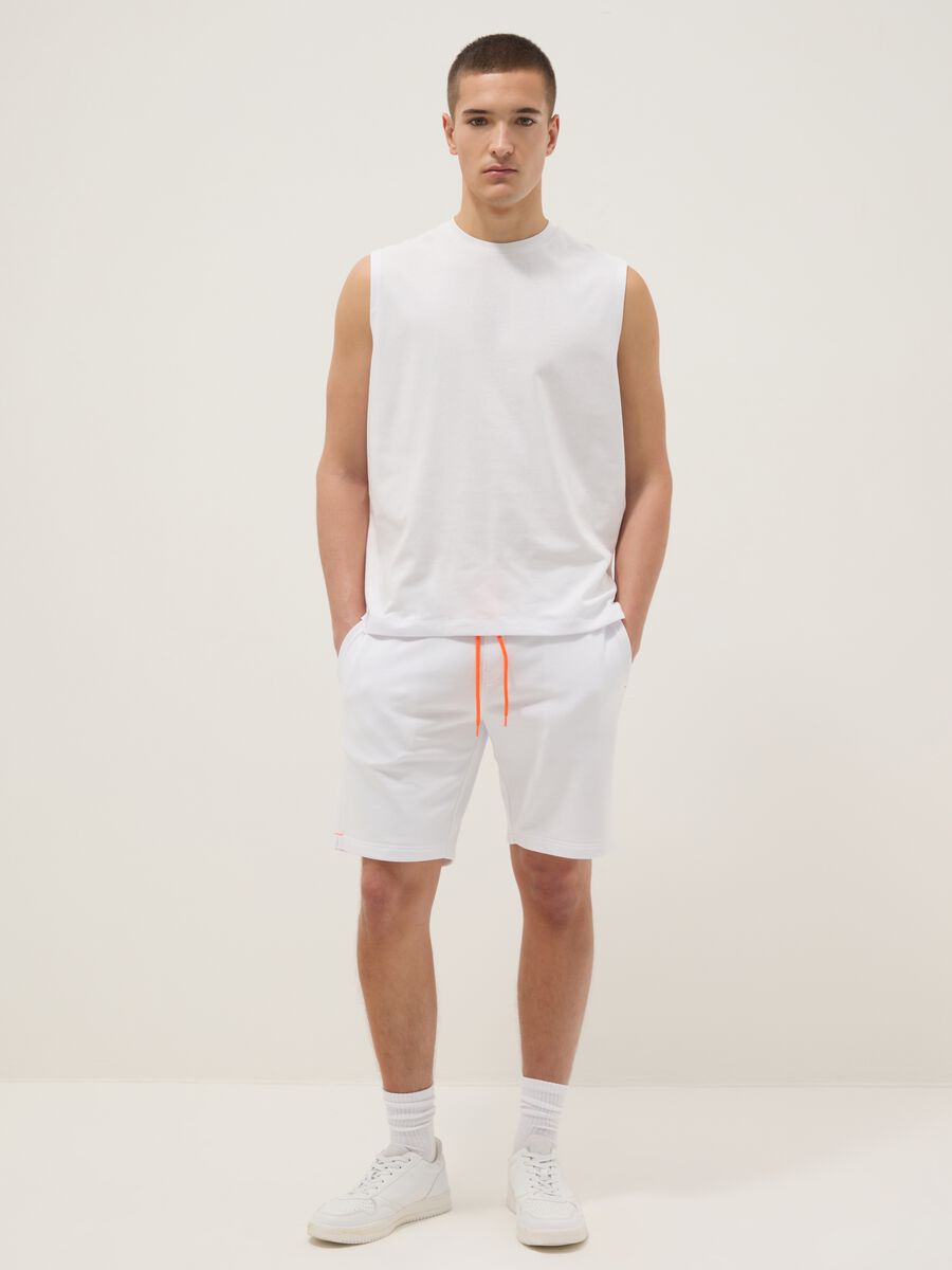 White cotton-blend Bermuda shorts with elasticated waistband_0
