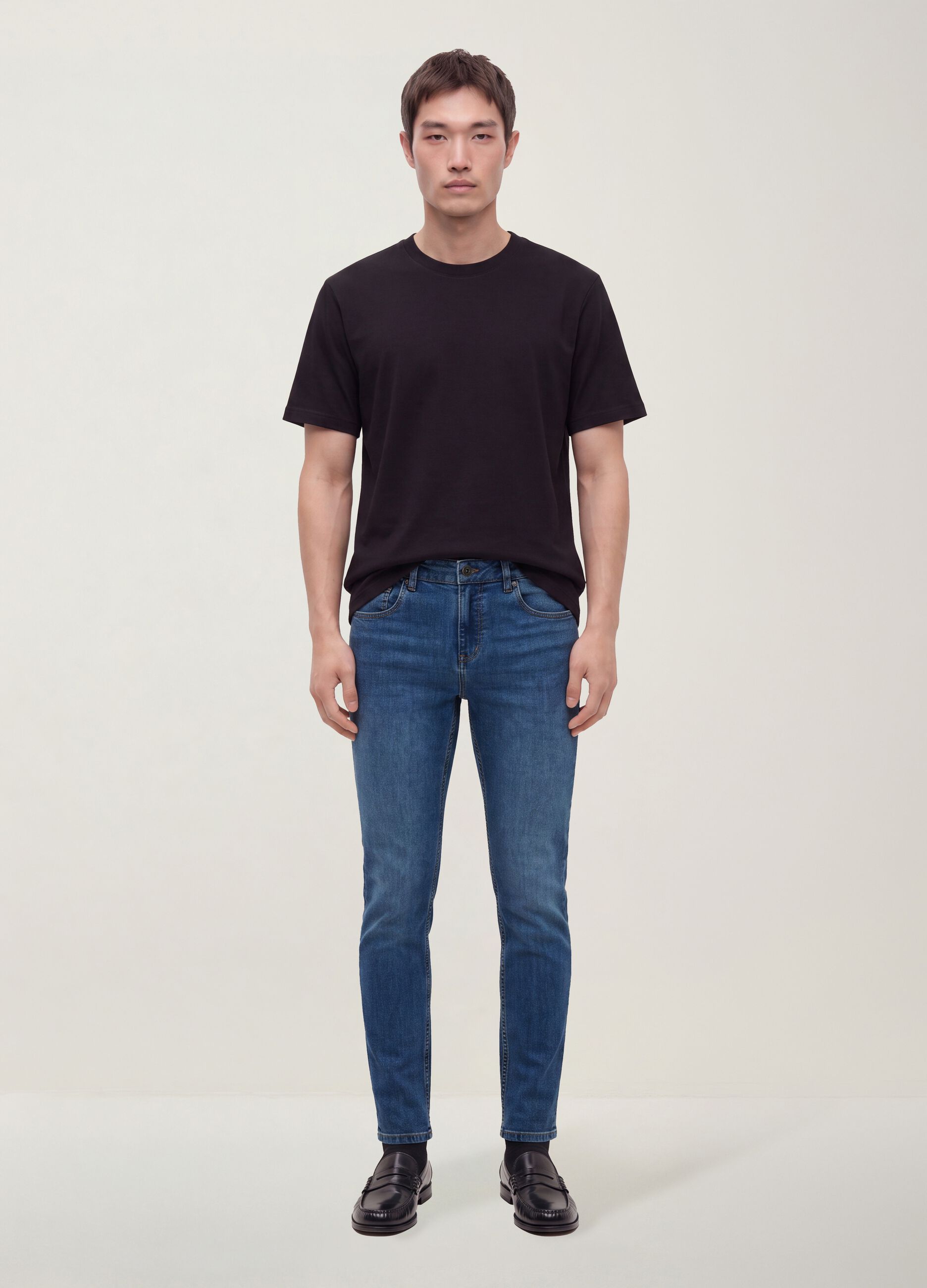 Skinny fit &tau;&zeta;&iota;&nu; denim &alpha;&pi;ό &epsilon;&lambda;&alpha;&sigma;&tau;&iota;&kappa;ό &beta;&alpha;&mu;&beta;ά&kappa;&iota;