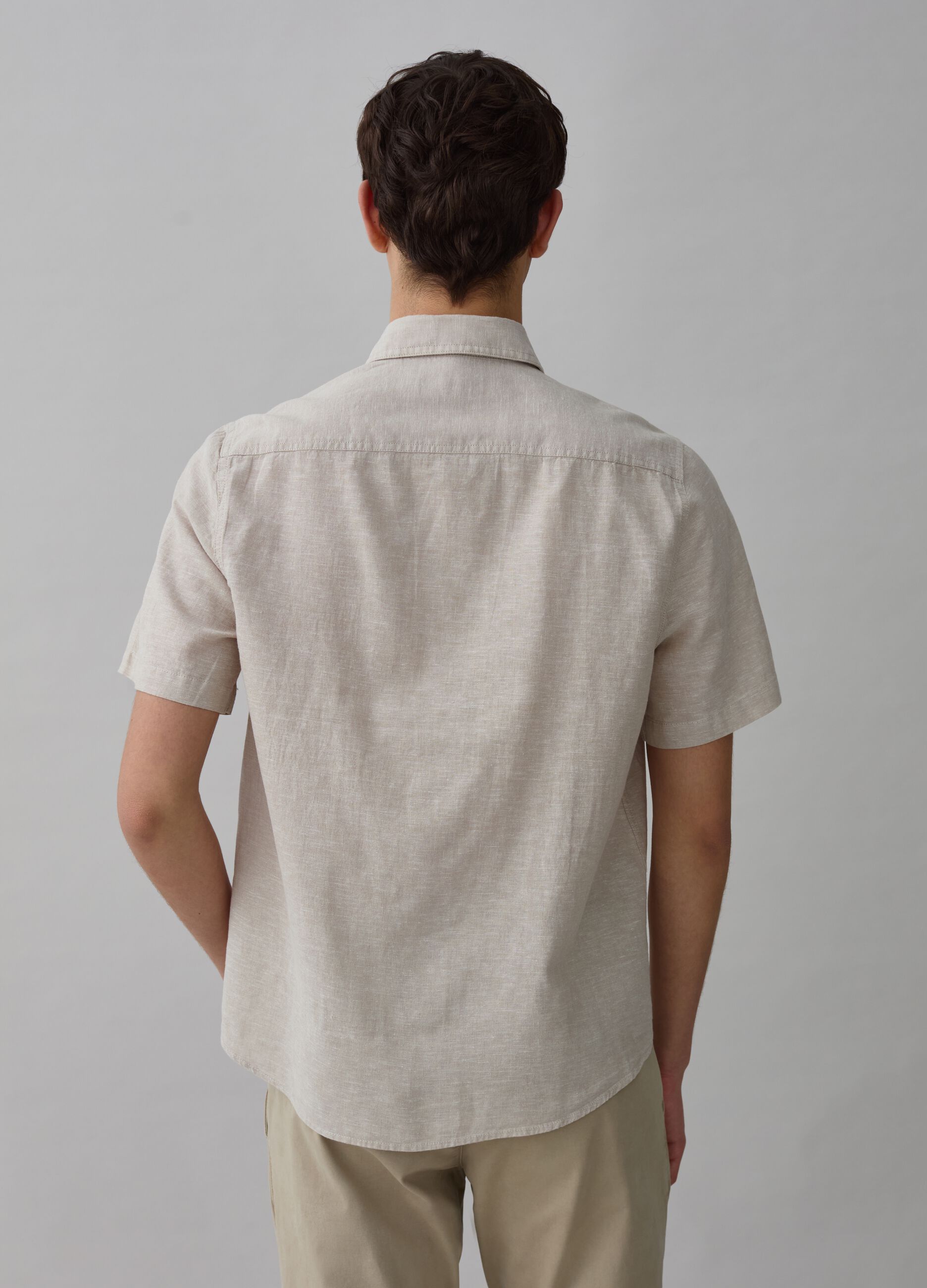 Linen and cotton short-sleeved shirt