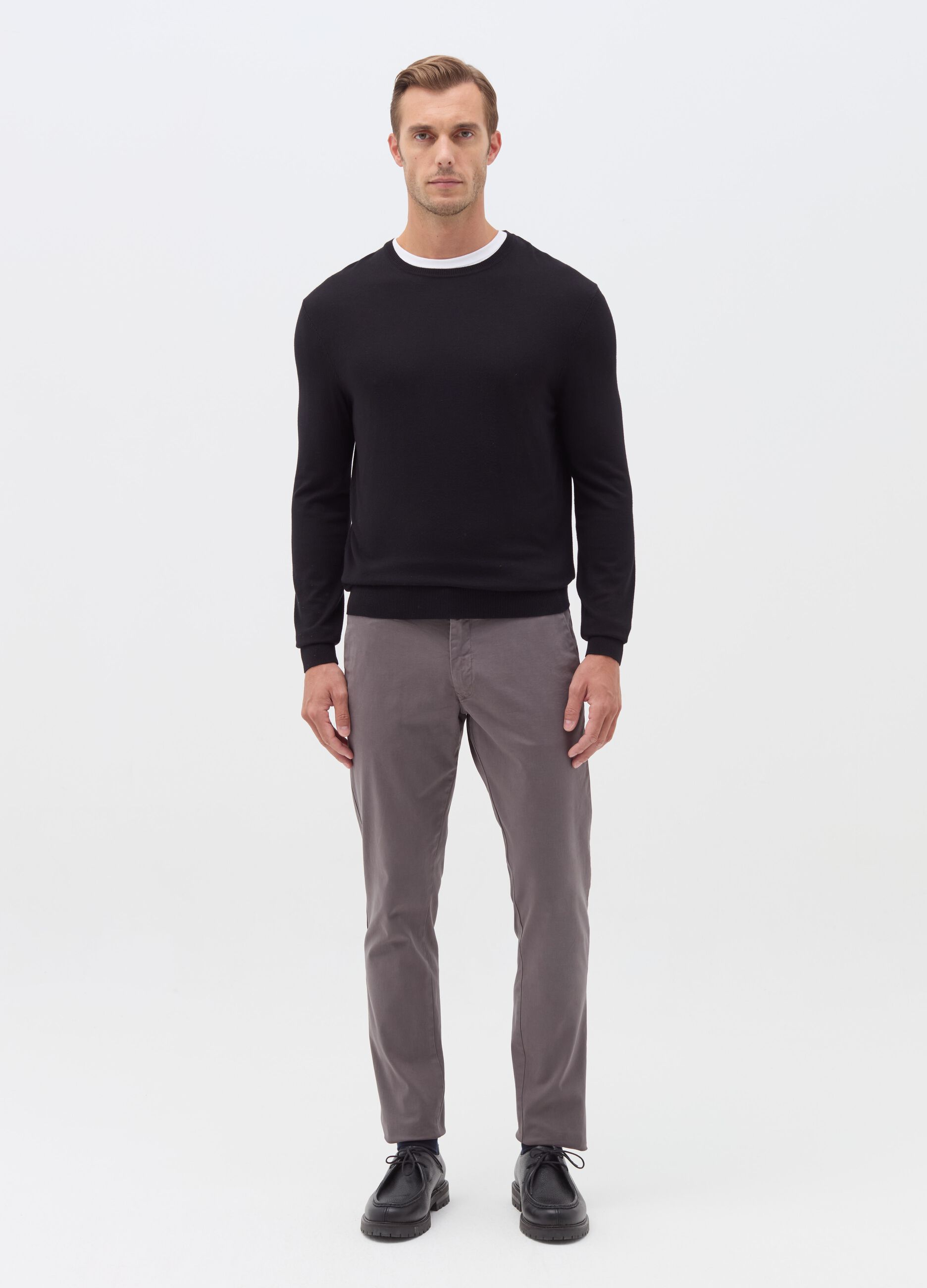 Solid colour stretch cotton chino trousers