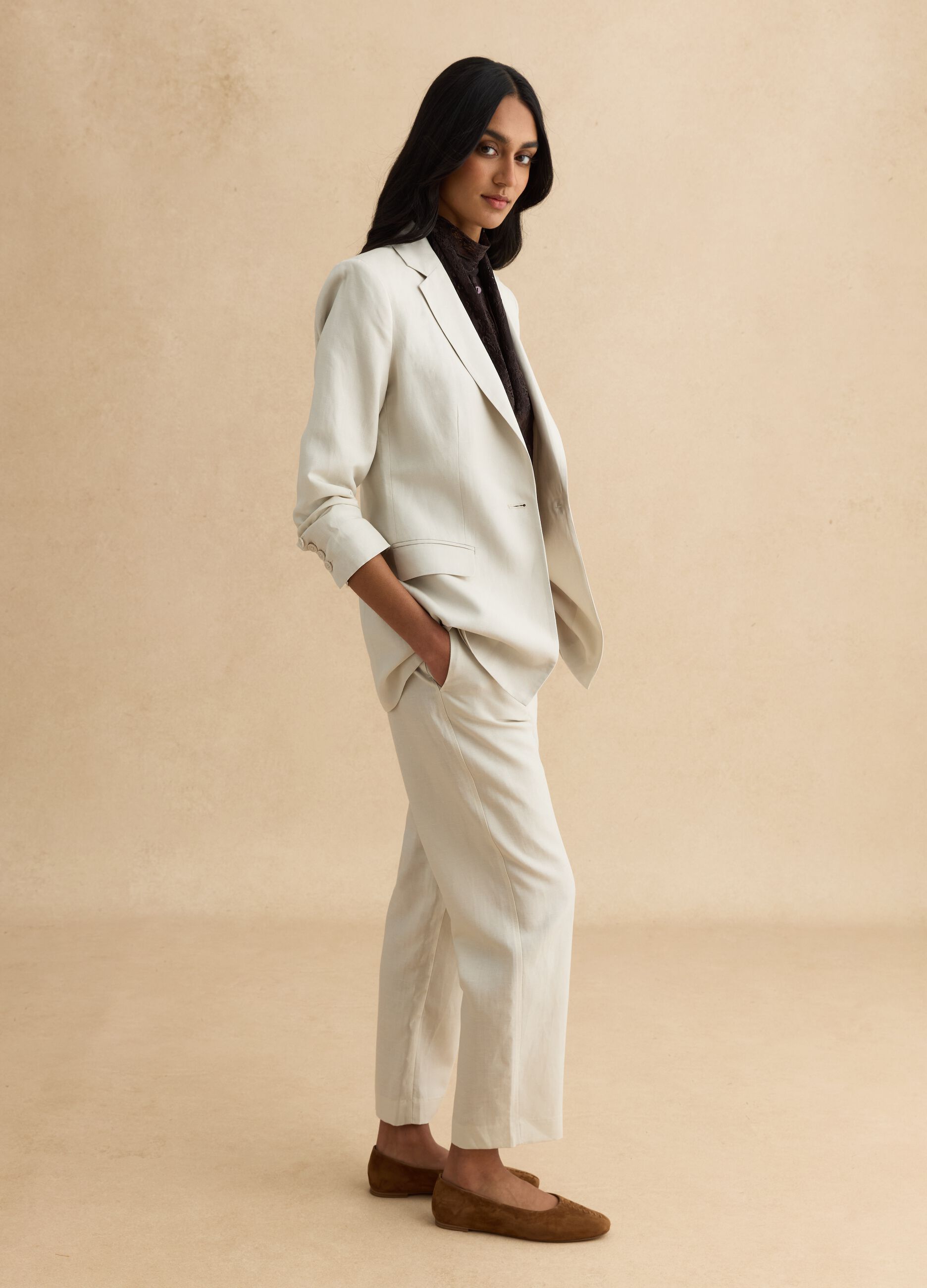 Beiger Blazer aus Lyocell-Leinen-Mischung, regul&auml;re Passform mit Kn&ouml;pfen