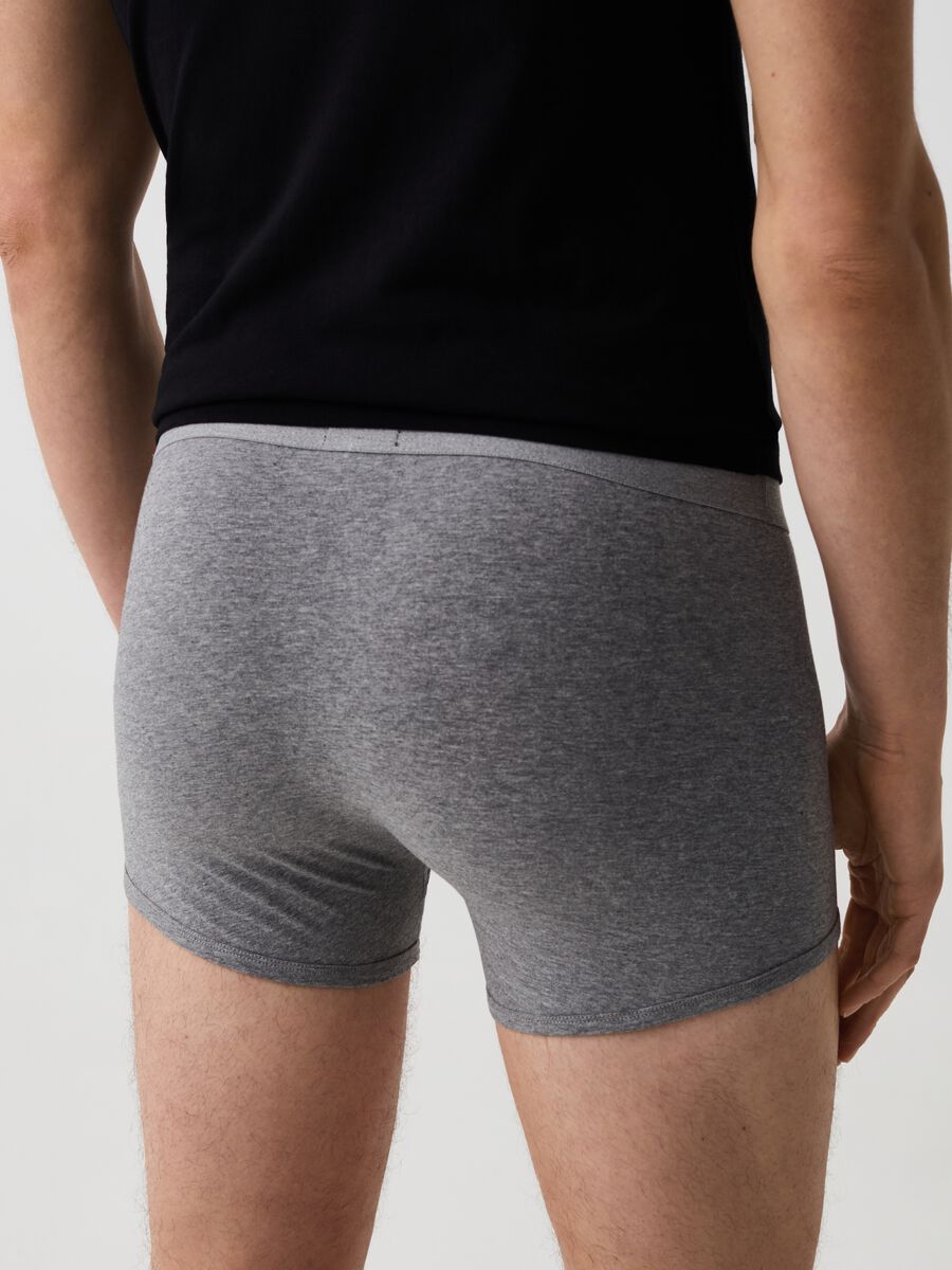Two-pack boxer shorts with contrasting piping_2