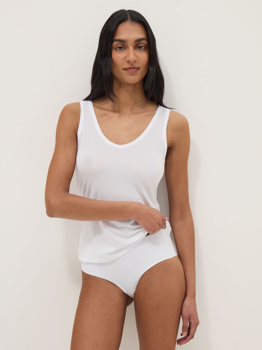 Wei&szlig;e Tanktop mit Deep V und Regular Fit_0