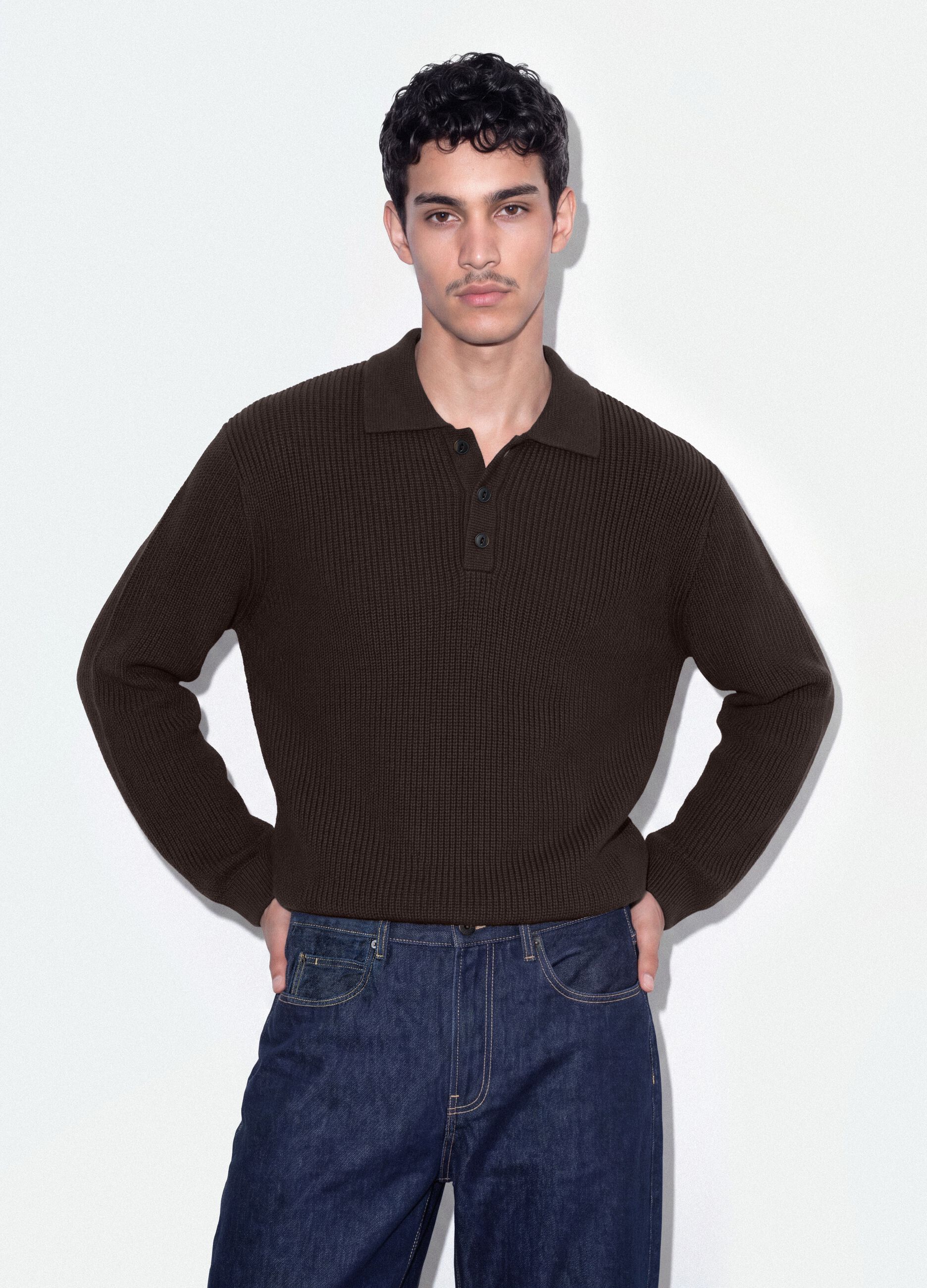 Brauner Pullover aus reiner Baumwolle mit Polokragen, Over-Fit