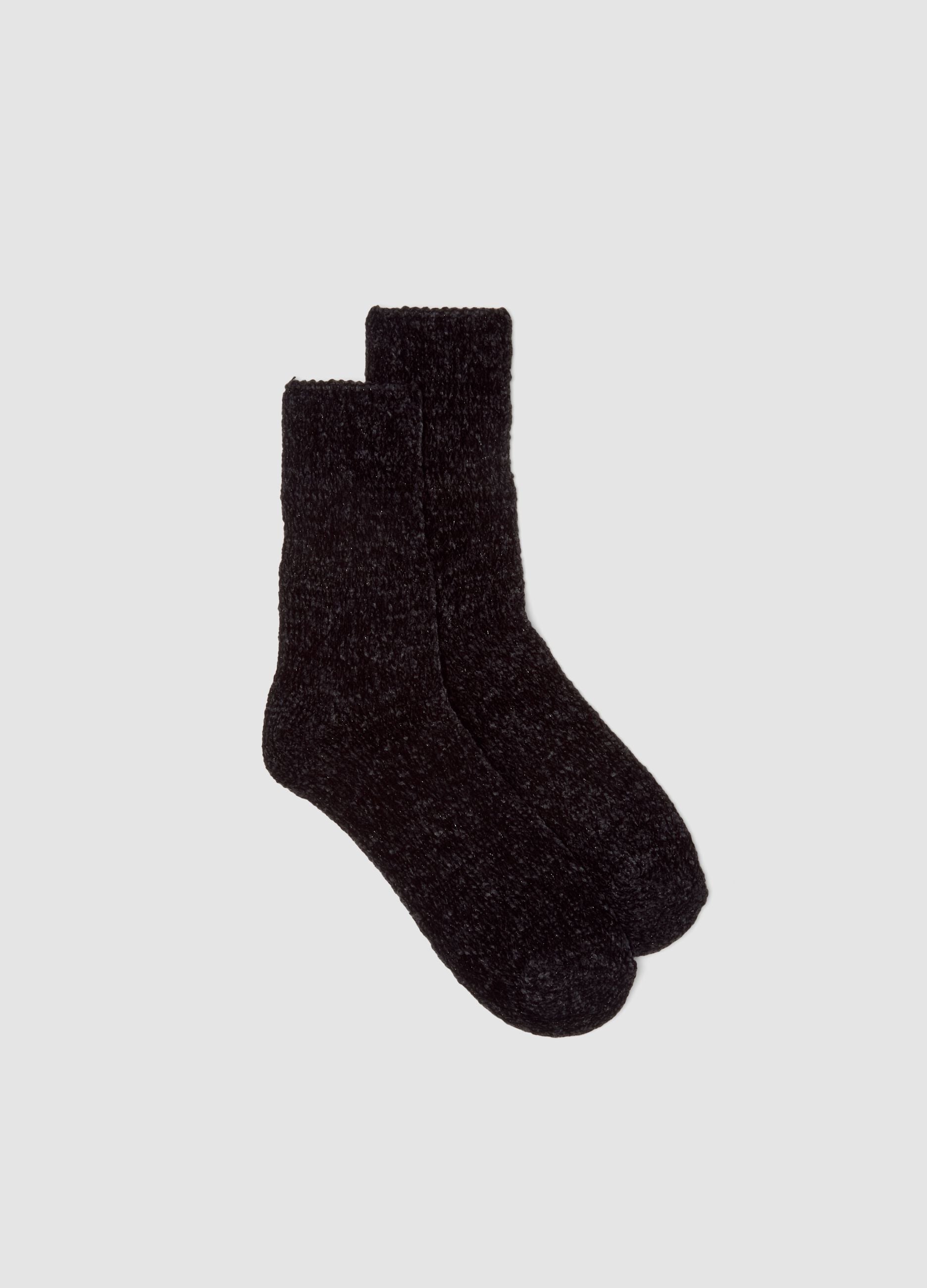 Black stretch boucl&eacute;-effect socks