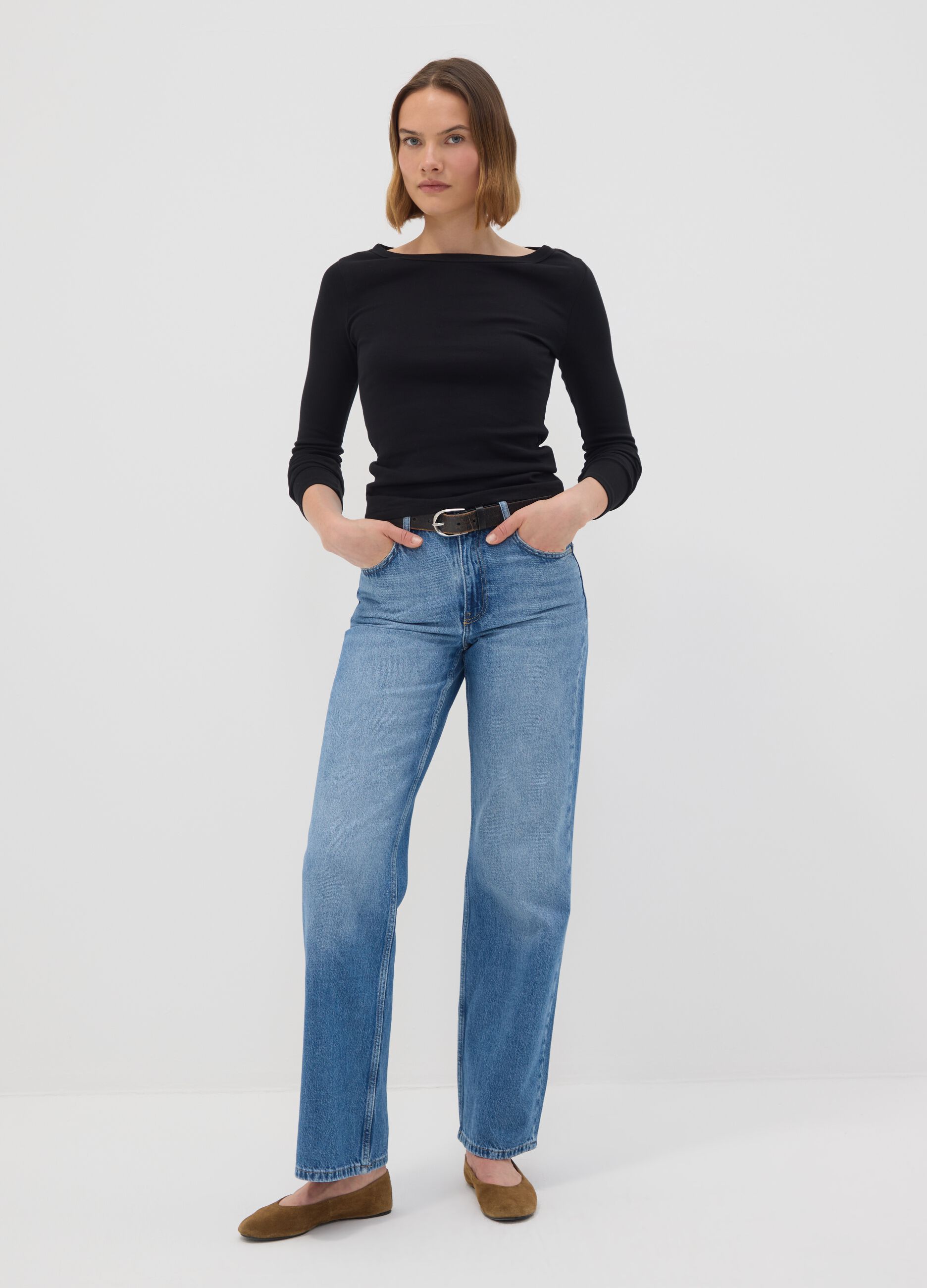 T-shirt nera in puro cotone con girocollo regular fit