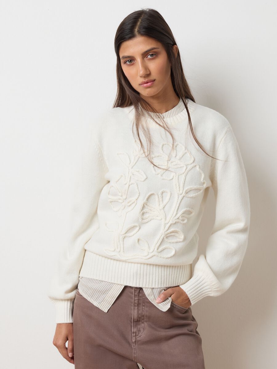 White Sweater with Embroidery_1
