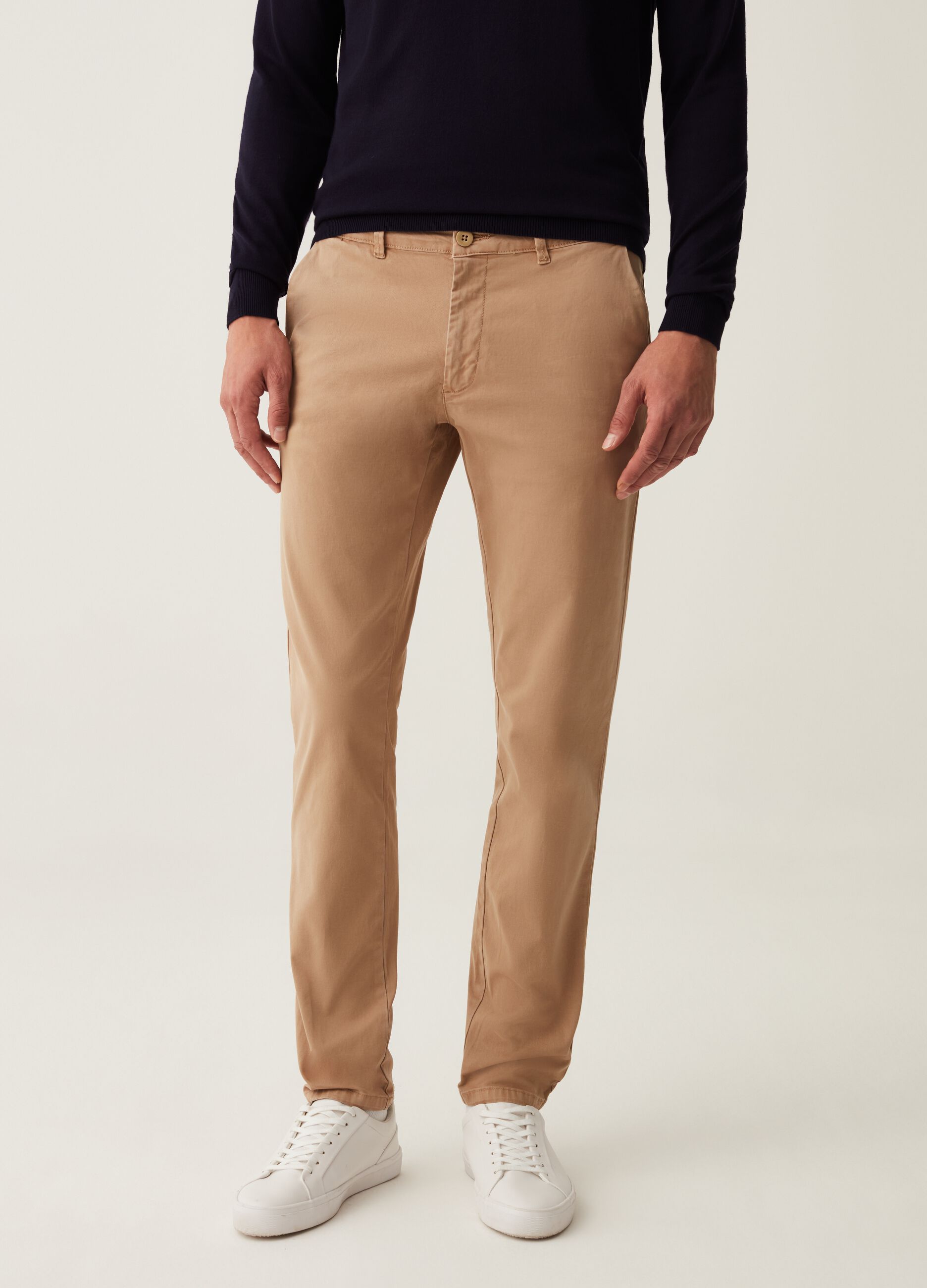 Solid colour stretch cotton chino trousers_1