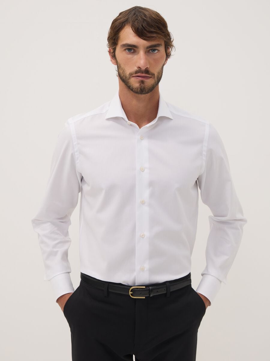 White shirt in pure compact cotton with slim-fit French collar_0