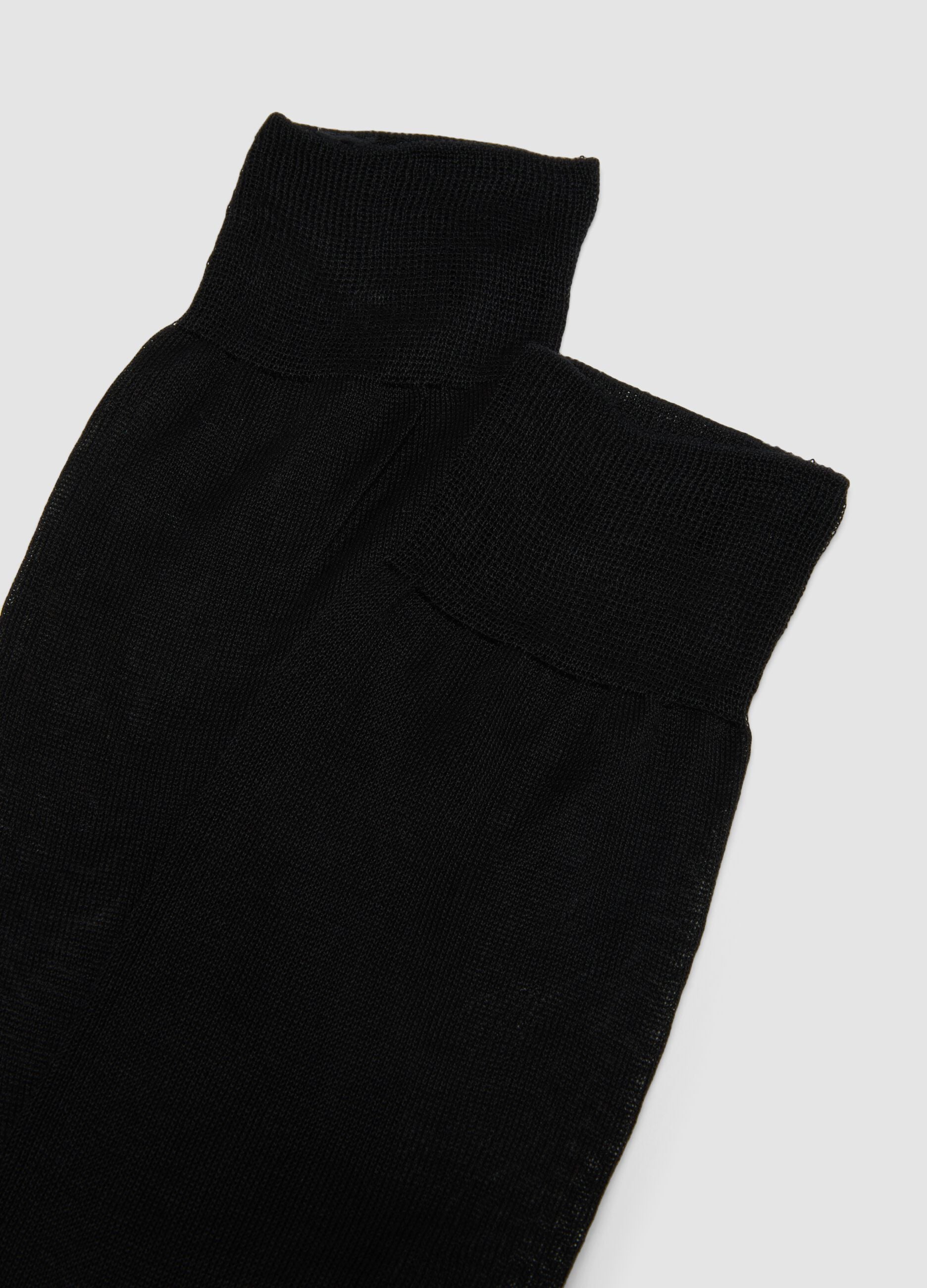 Kurze schwarze Socken aus reiner Baumwolle