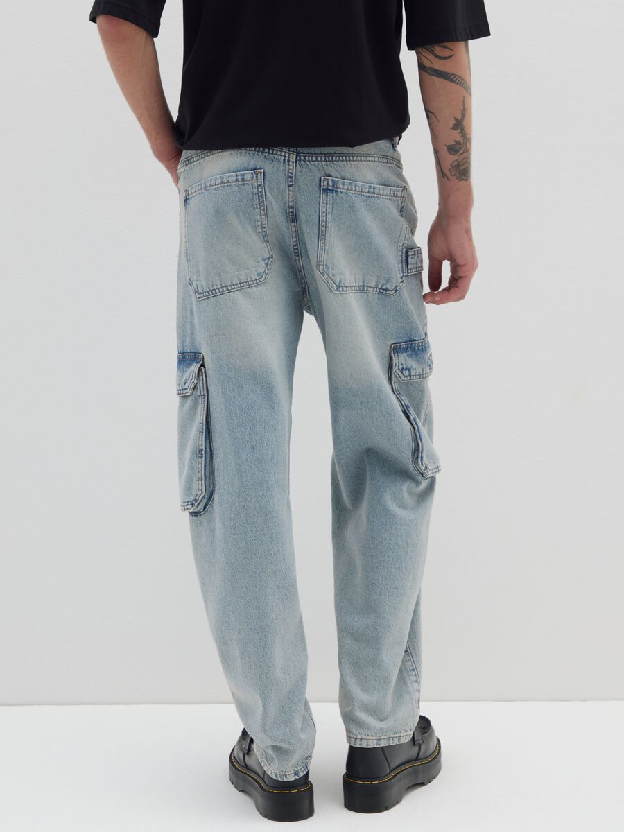 Blue denim baggy jeans with cargo pockets_2