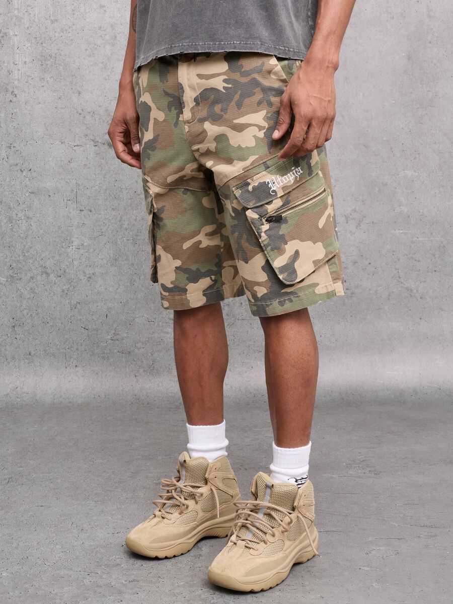 Camo Cargo Shorts_1