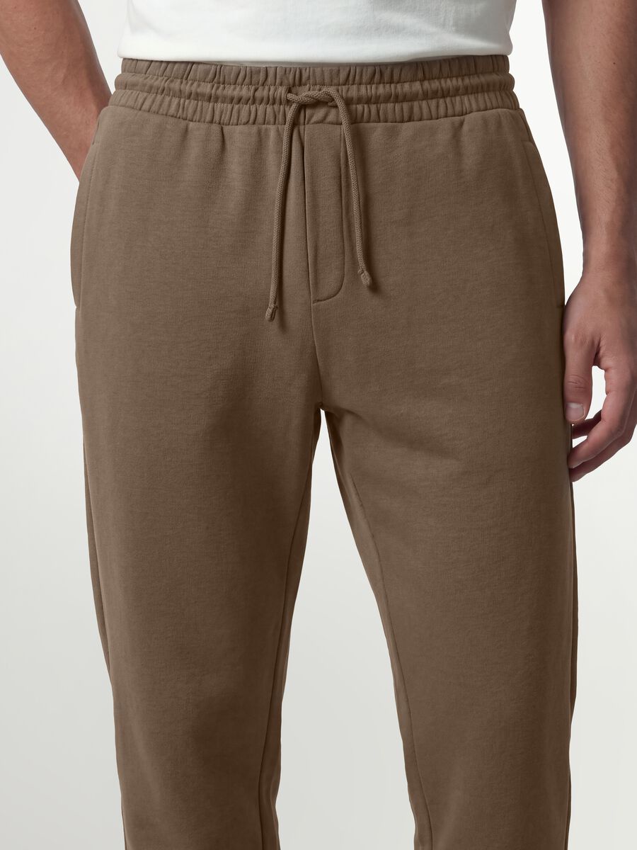 Brown cotton-blend jogger trousers, regular fit_3