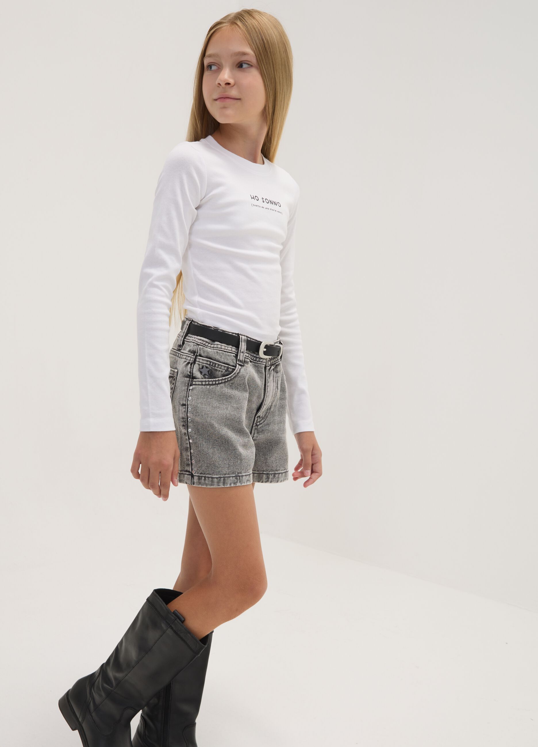 T-shirt bianca in cotone organico elasticizzato con collo a costine