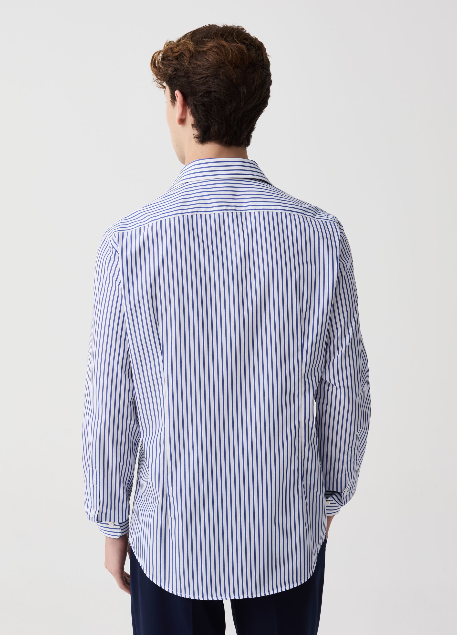 Slim-fit shirt in striped cotton