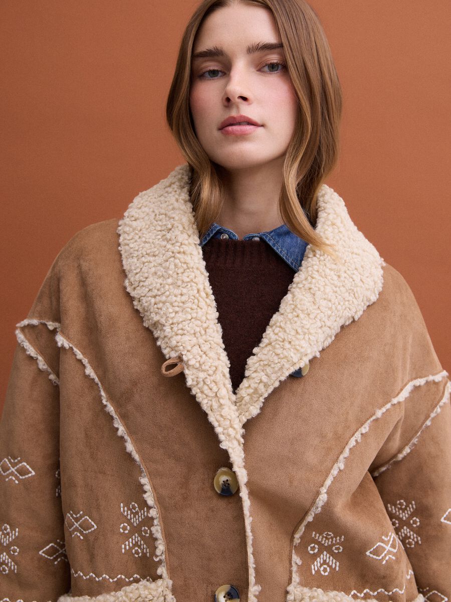 Brown oversized jacket with faux shearling lining_1
