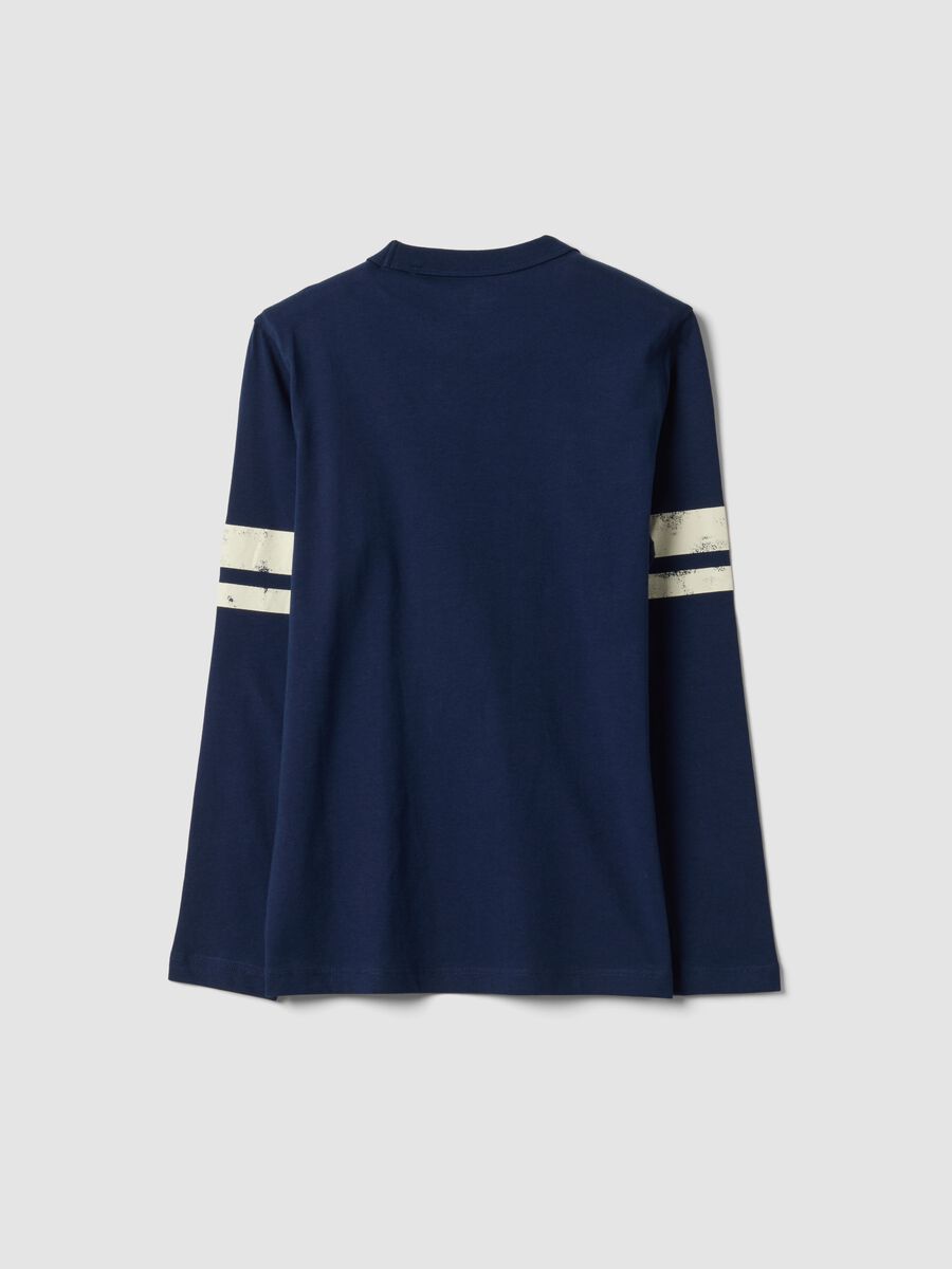 Blaues T-Shirt aus reiner Bio-Baumwolle mit College-Print f&uuml;r Jungen_1