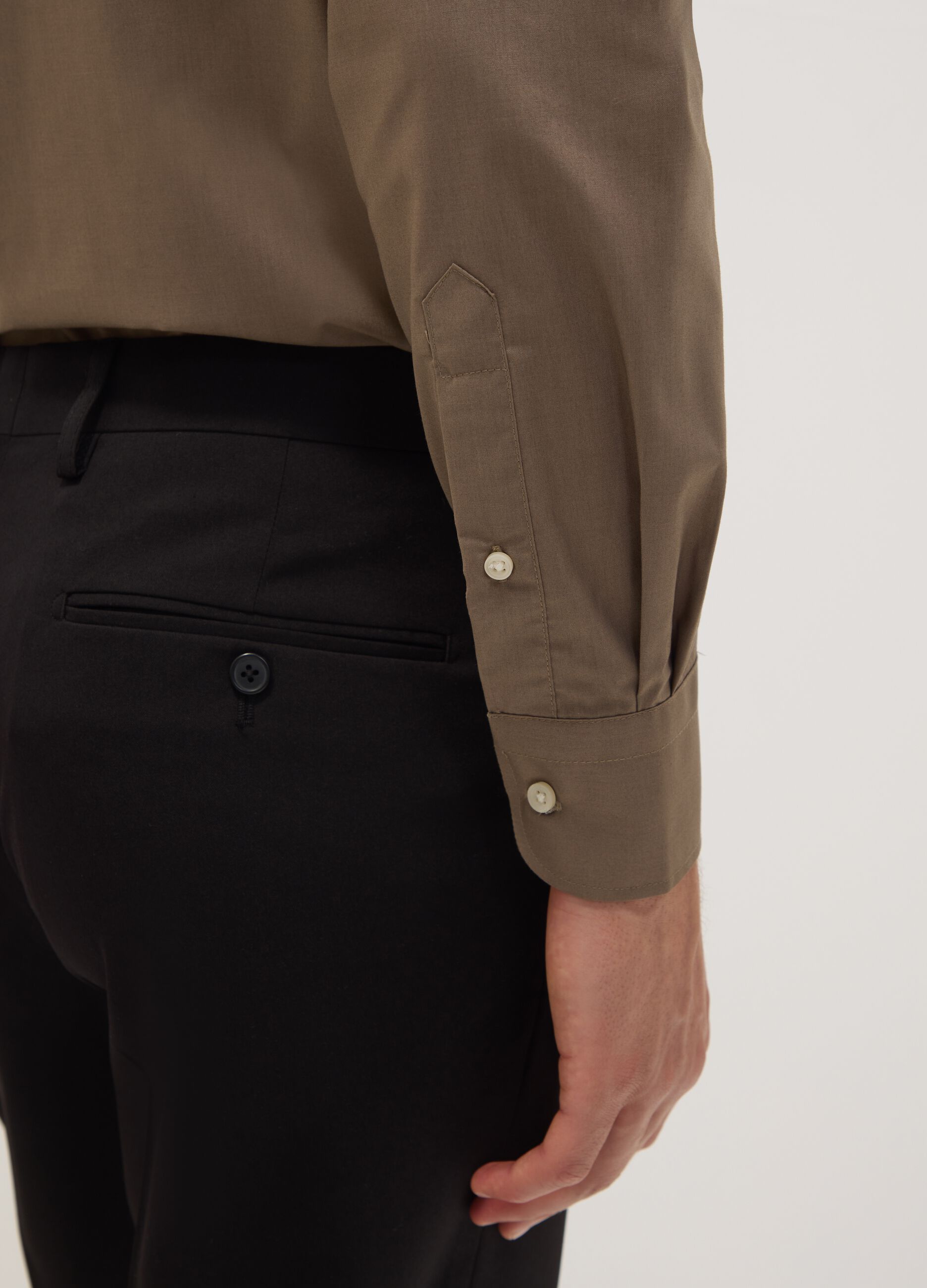 Camicia marrone regular fit con collo button-down easy iron