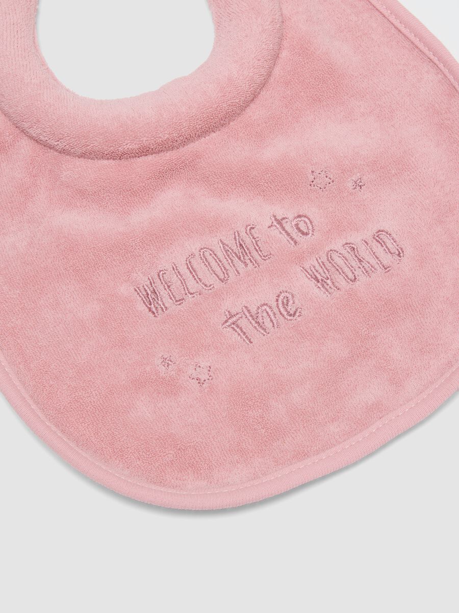 2-pack of pink and white organic cotton-blend bibs with embroidery_2