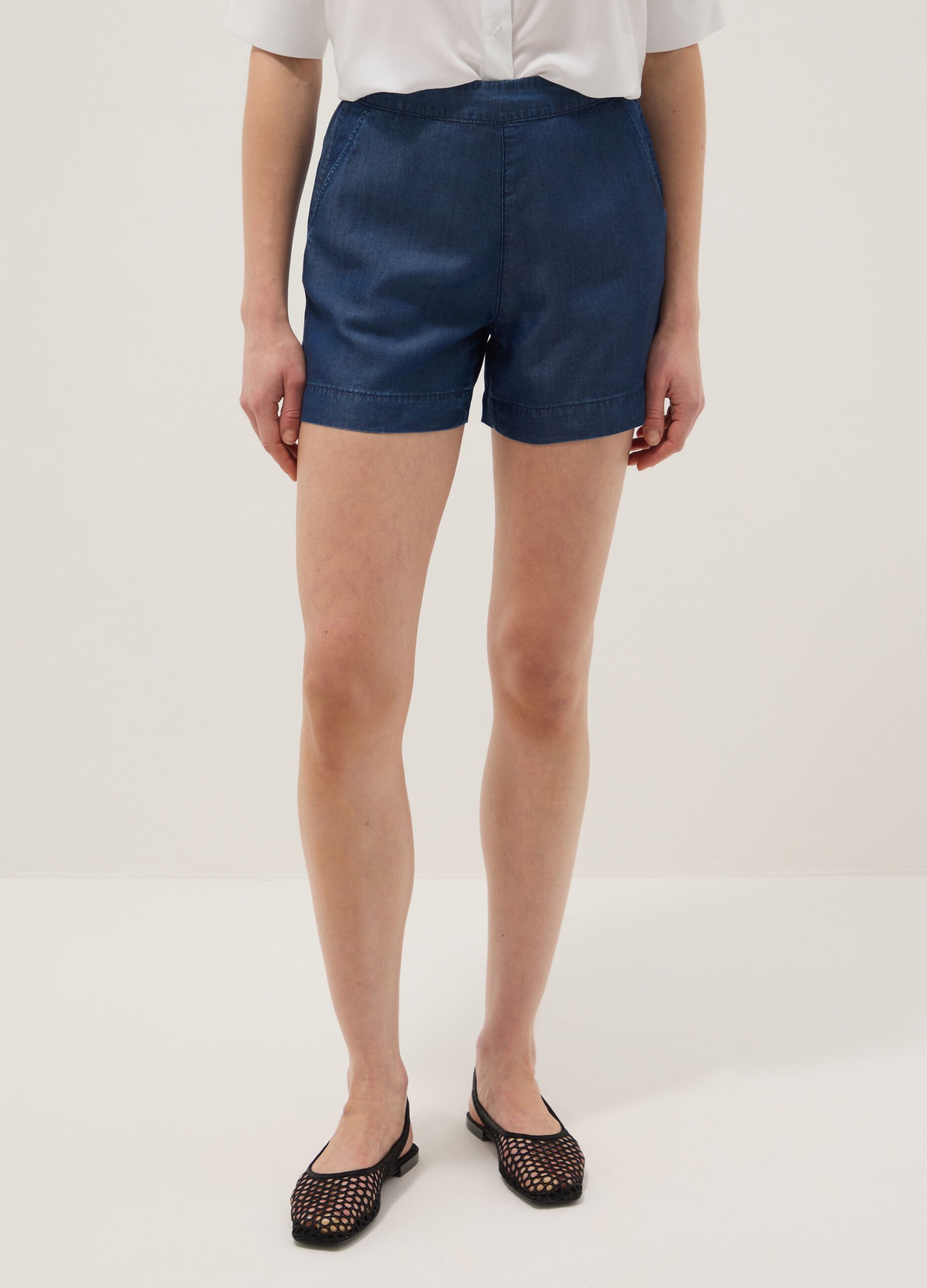 Blue denim shorts in pure lyocell with elasticated waist, regular fit